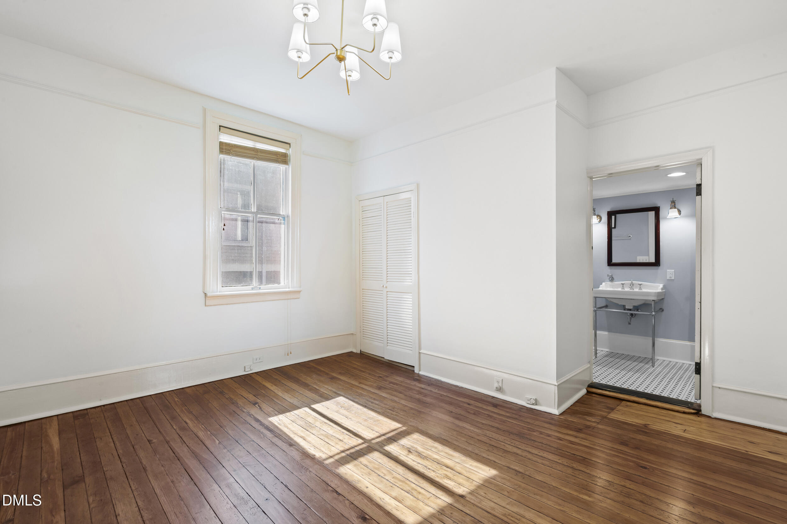 527 N East Street Property Photo 22