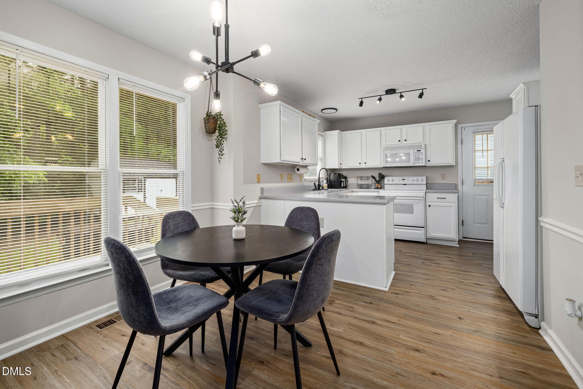 403 Chadbourne Drive Property Photo 10