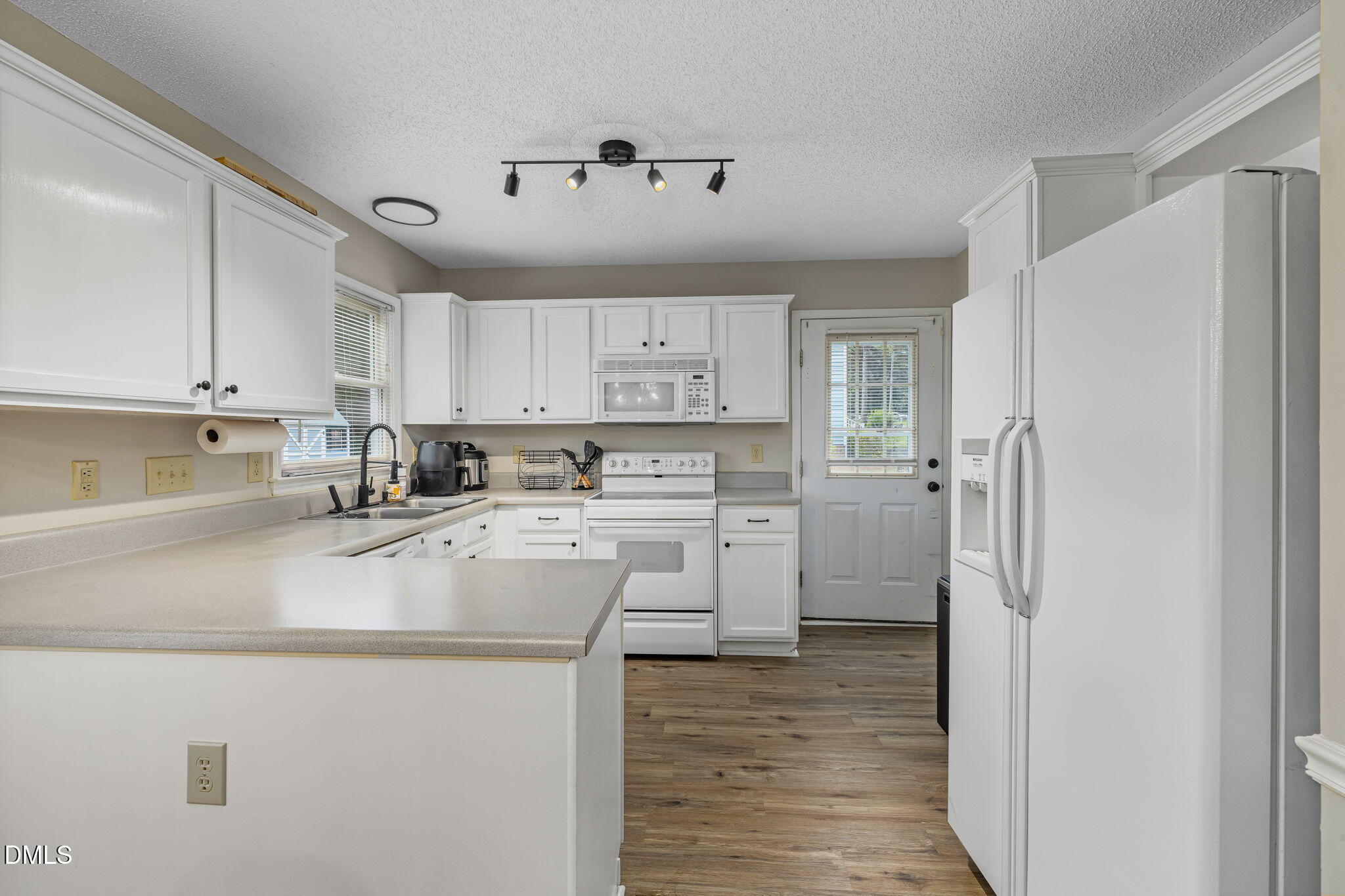 403 Chadbourne Drive Property Photo 11