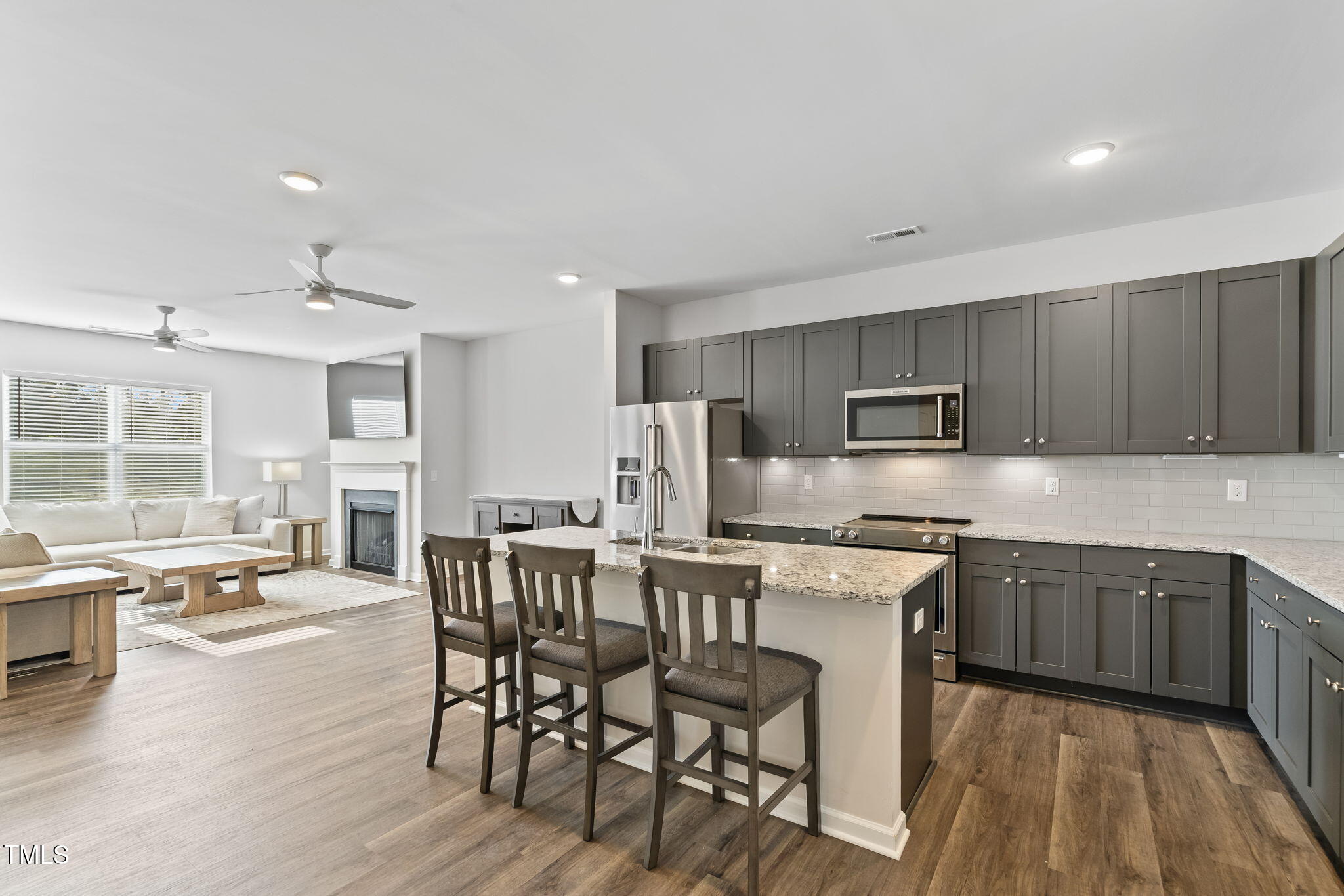 482 Olivia Crossing Court Property Photo 8