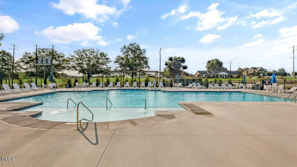 132 Honeydew Drive Property Photo 33