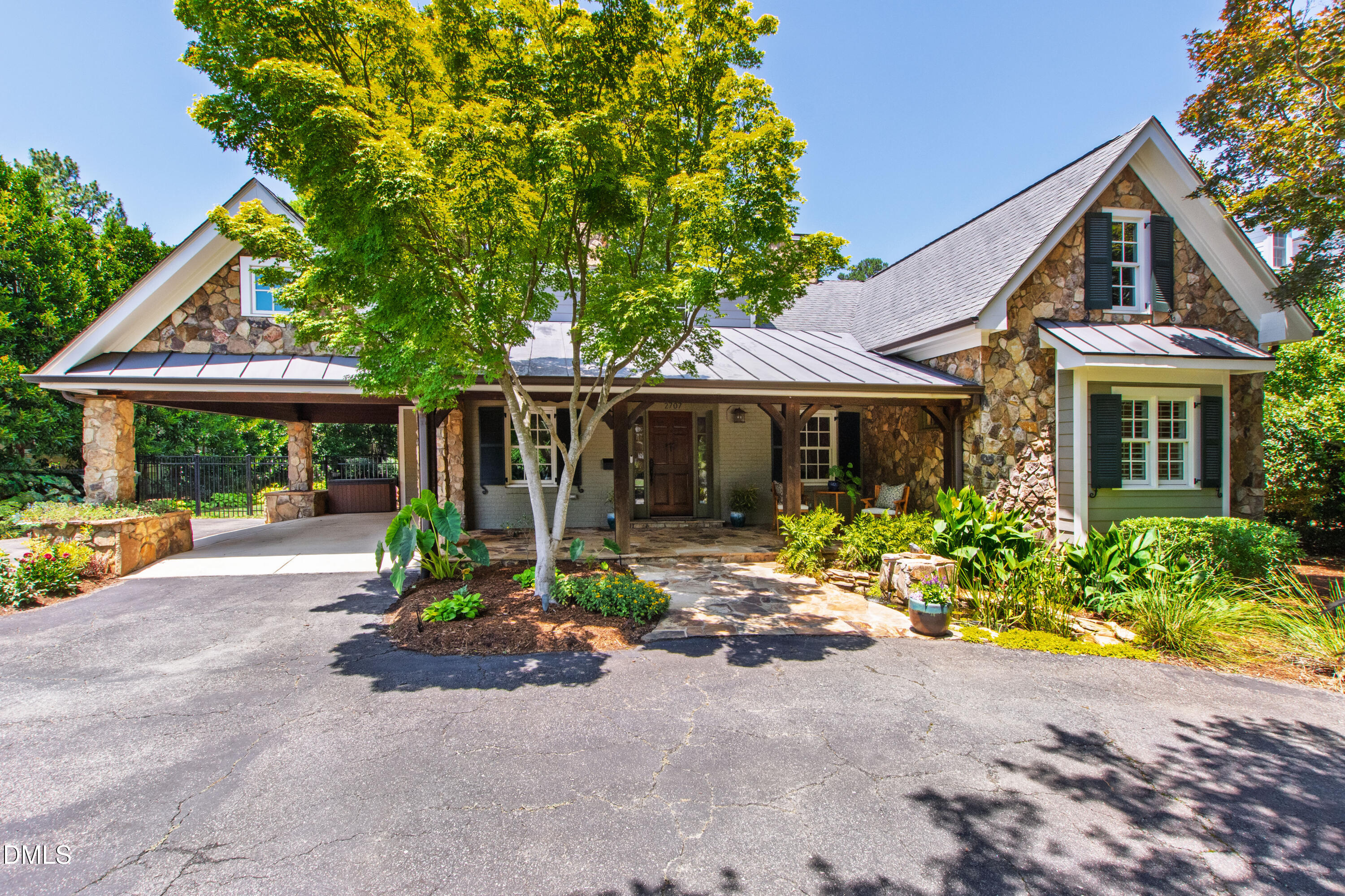 2707 Anderson Drive Property Photo 1