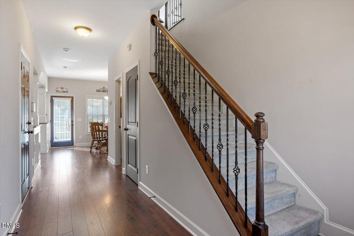 109 N Sunset Ridge Drive Property Photo 5