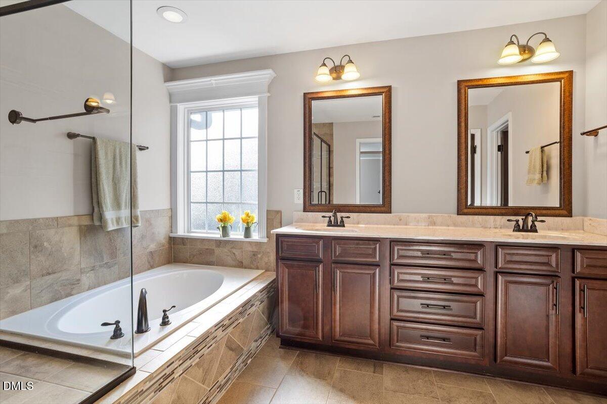 109 N Sunset Ridge Drive Property Photo 23