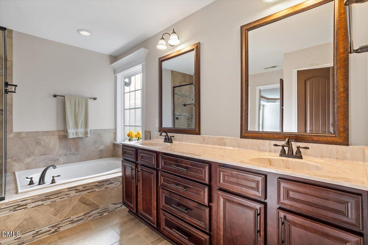 109 N Sunset Ridge Drive Property Photo 25