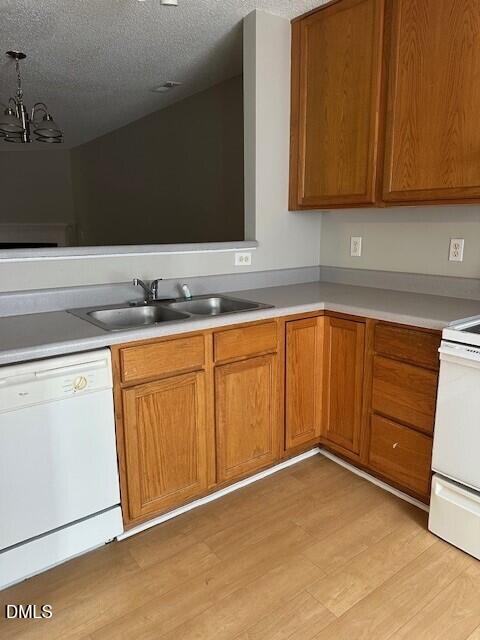 2603 Dwight Place Property Photo 4