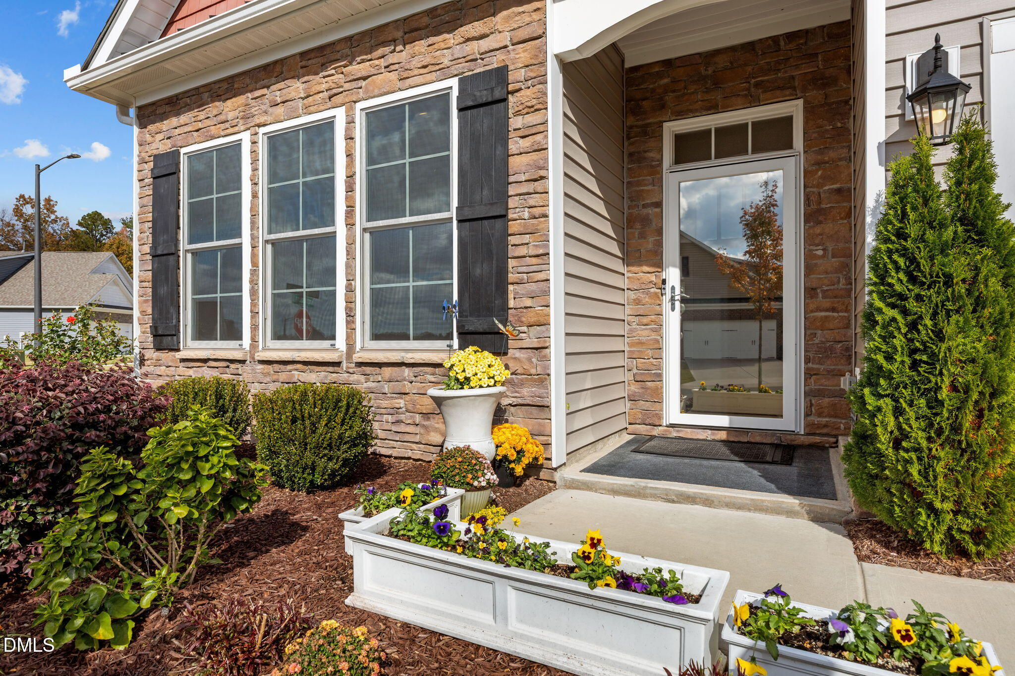 1 Parker Pond Court Property Photo 4