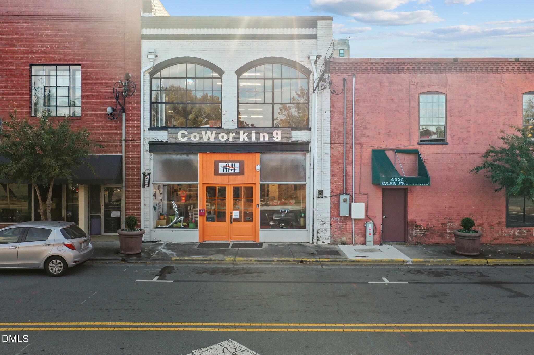 346 S Worth Street Property Photo 2