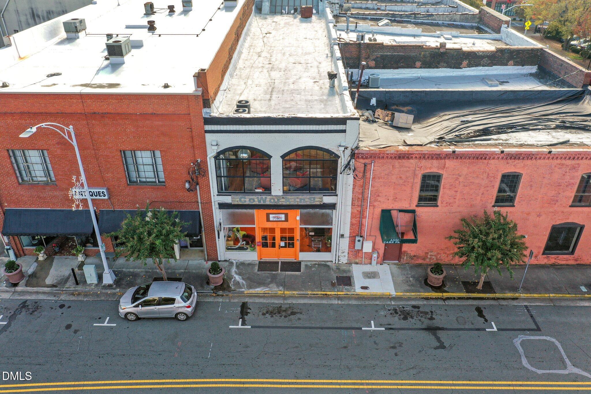 346 S Worth Street Property Photo 3