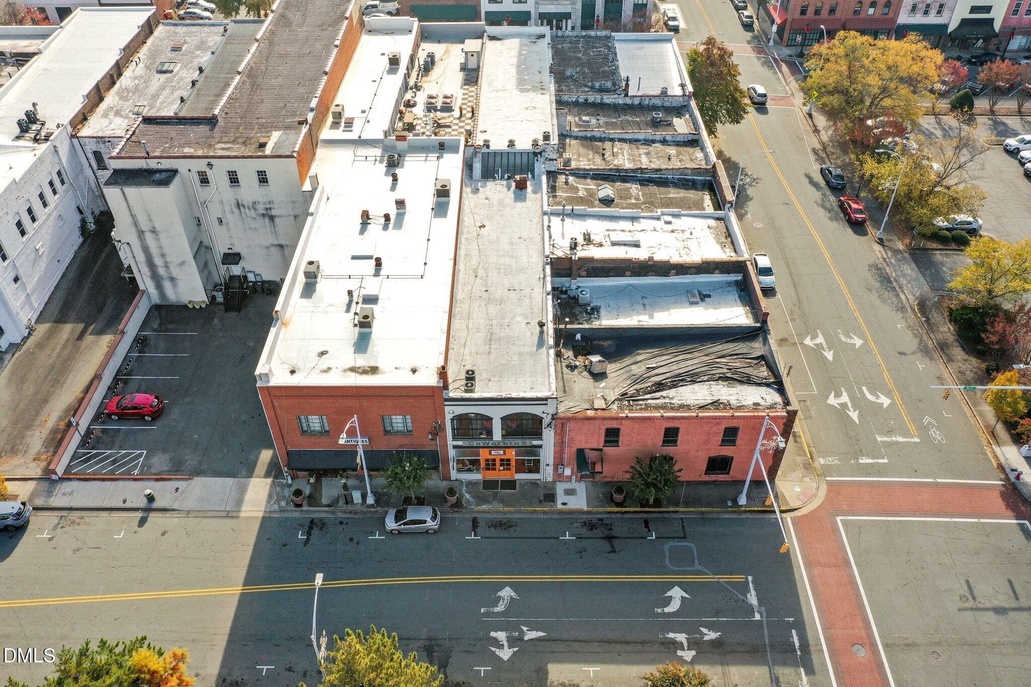 346 S Worth Street Property Photo 4