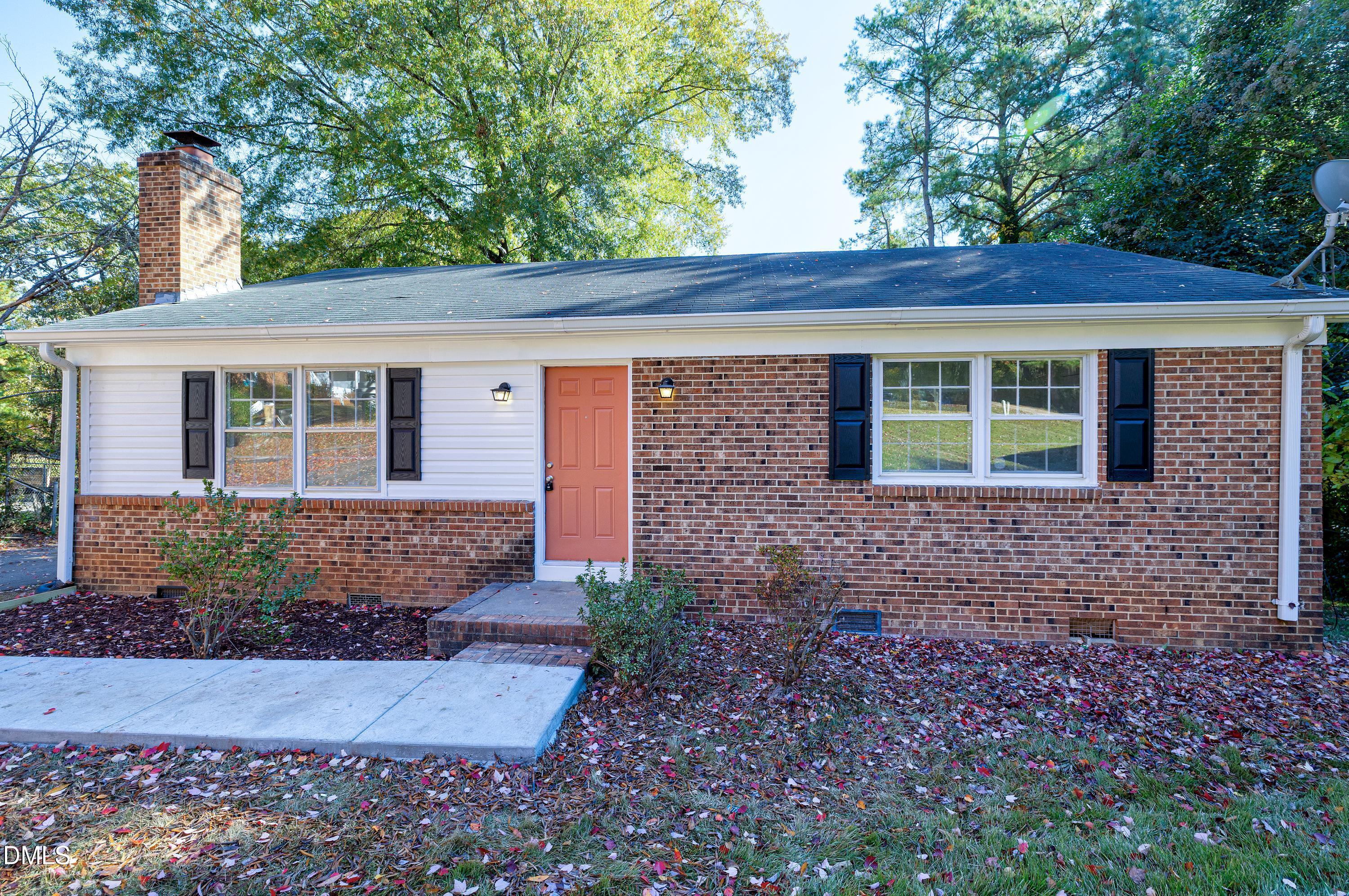 800 Plentywood Court Property Photo 3