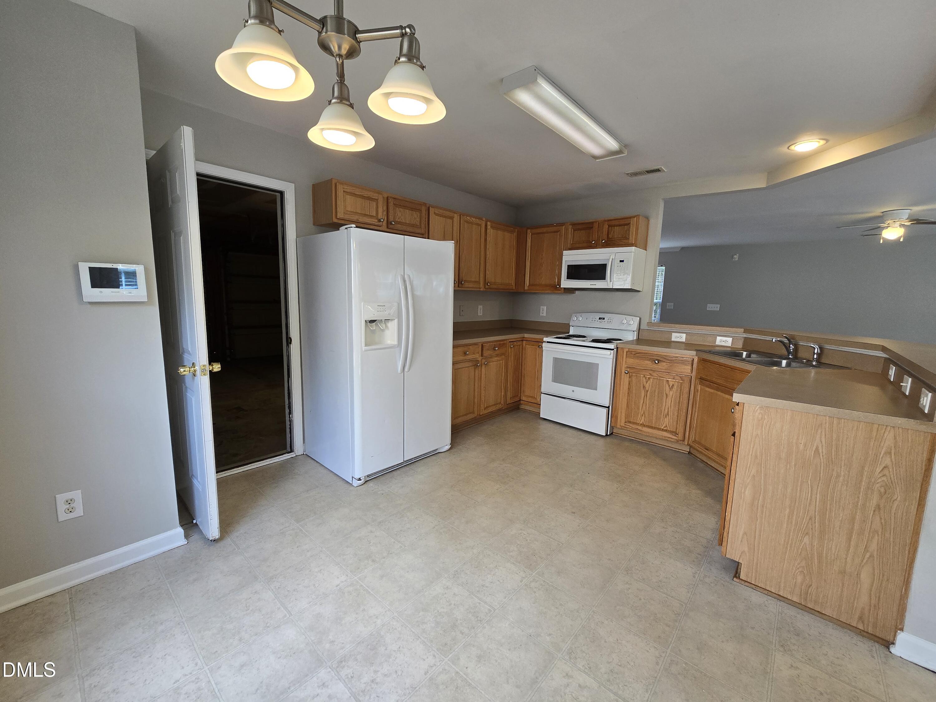 5030 Reservior Road Property Photo 13