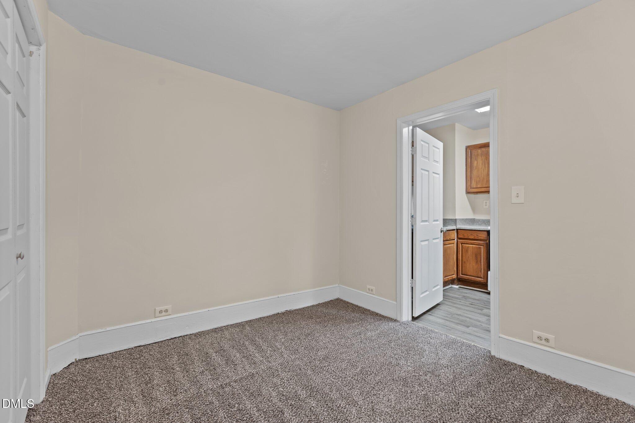 1006 Proctor Street Property Photo 8
