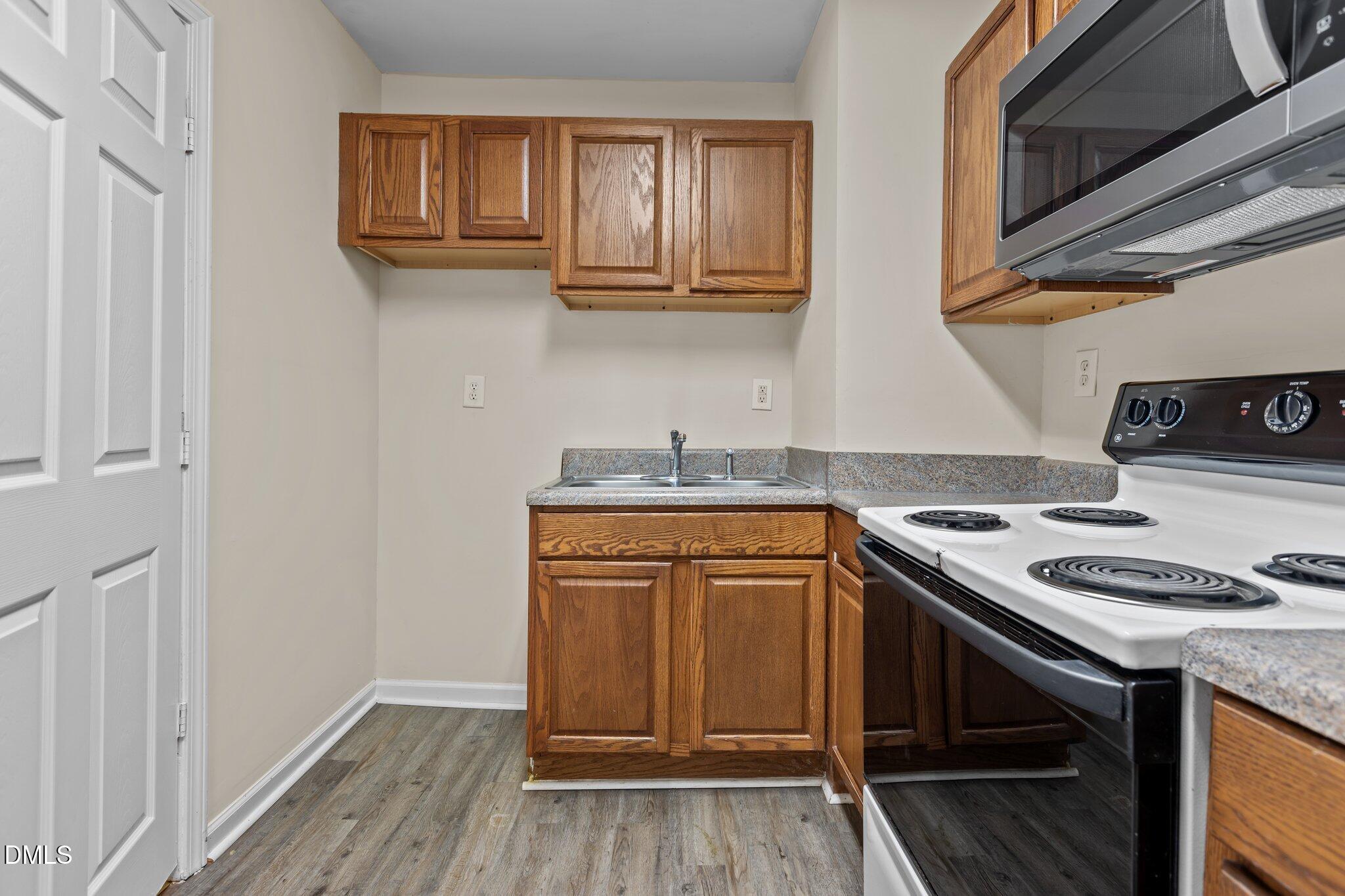 1006 Proctor Street Property Photo 11