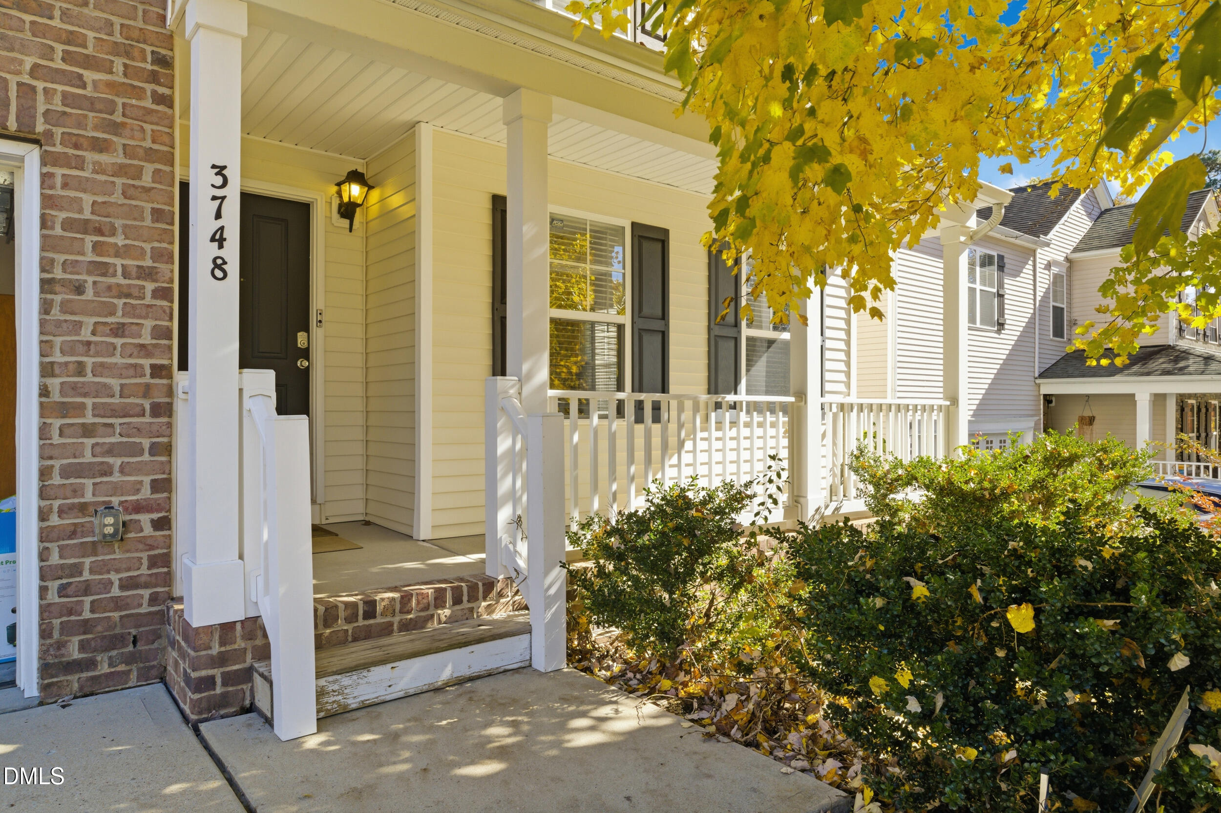 3748 Charleston Park Drive Property Photo 4