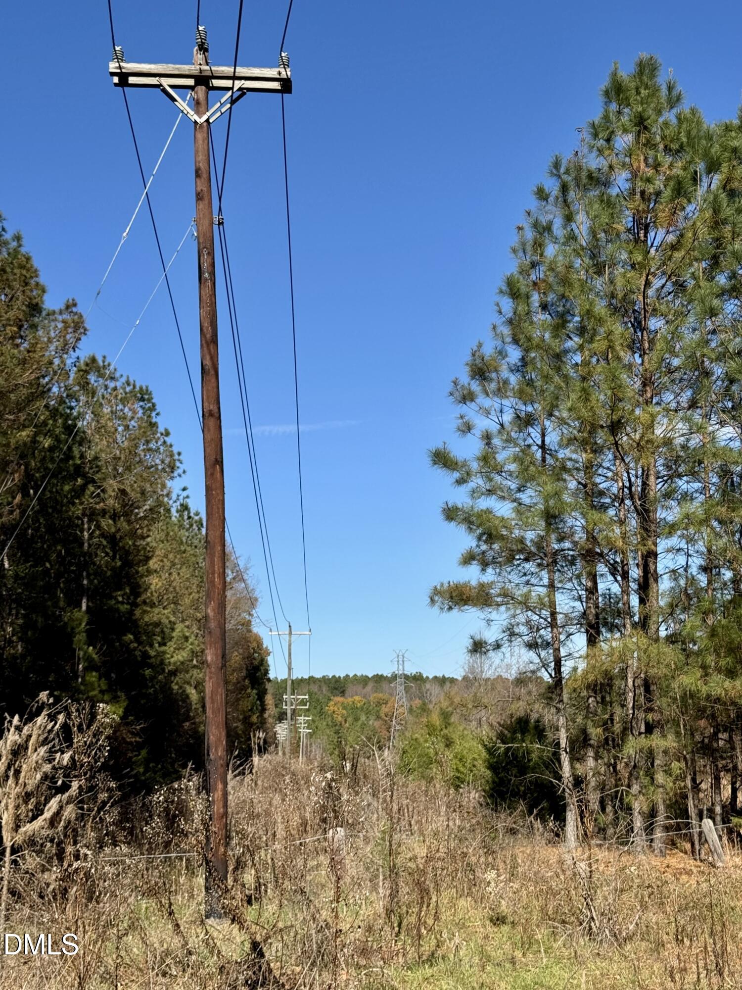 2207 Hamlin Road Property Photo 5