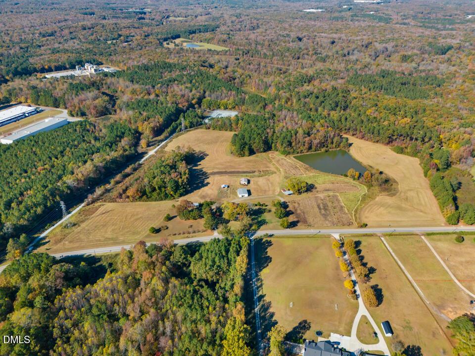 2207 Hamlin Road Property Photo 9