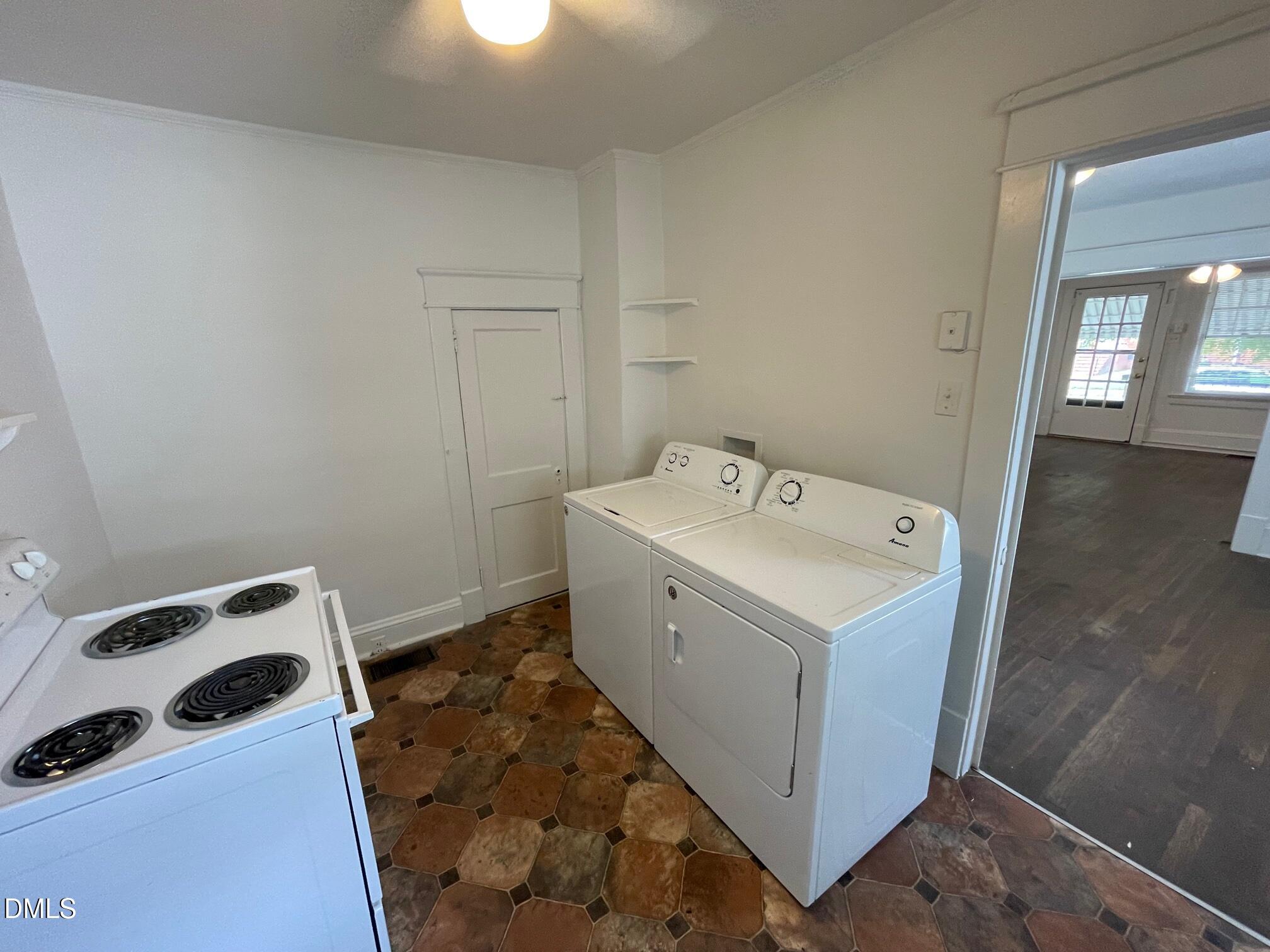 404 Chamberlain Street A Property Photo 7