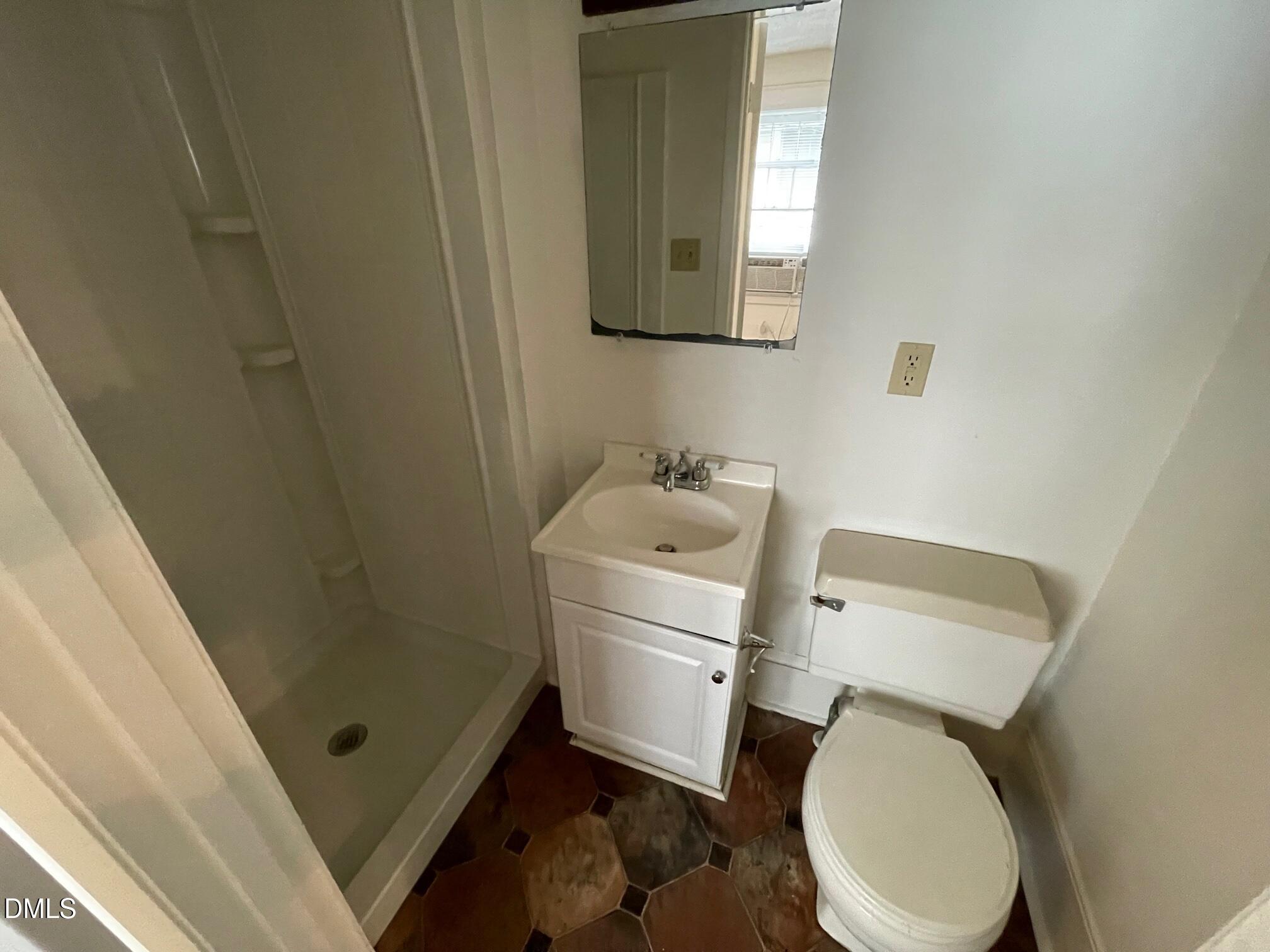 404 Chamberlain Street A Property Photo 10