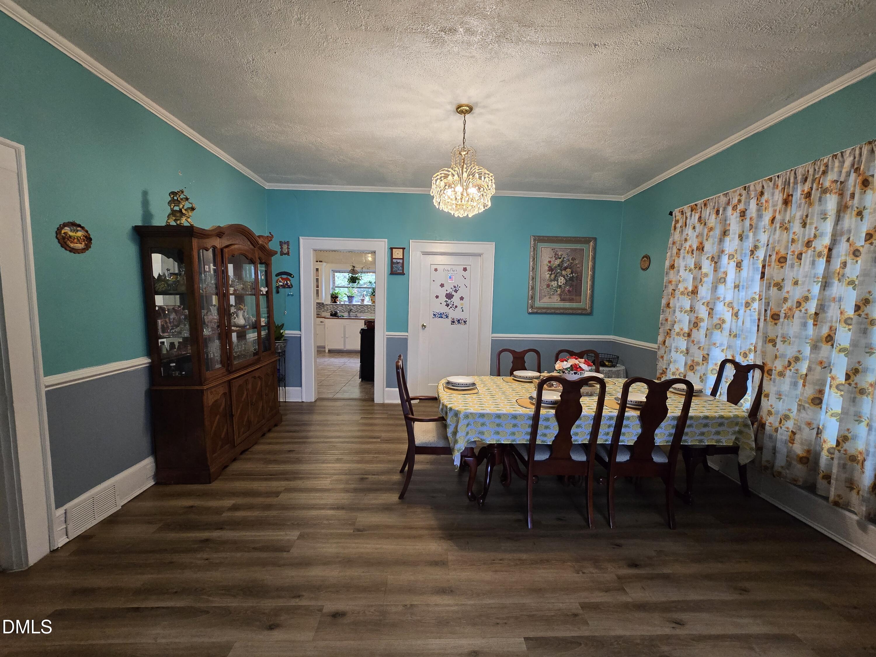 1014 N Independence Street Property Photo 2