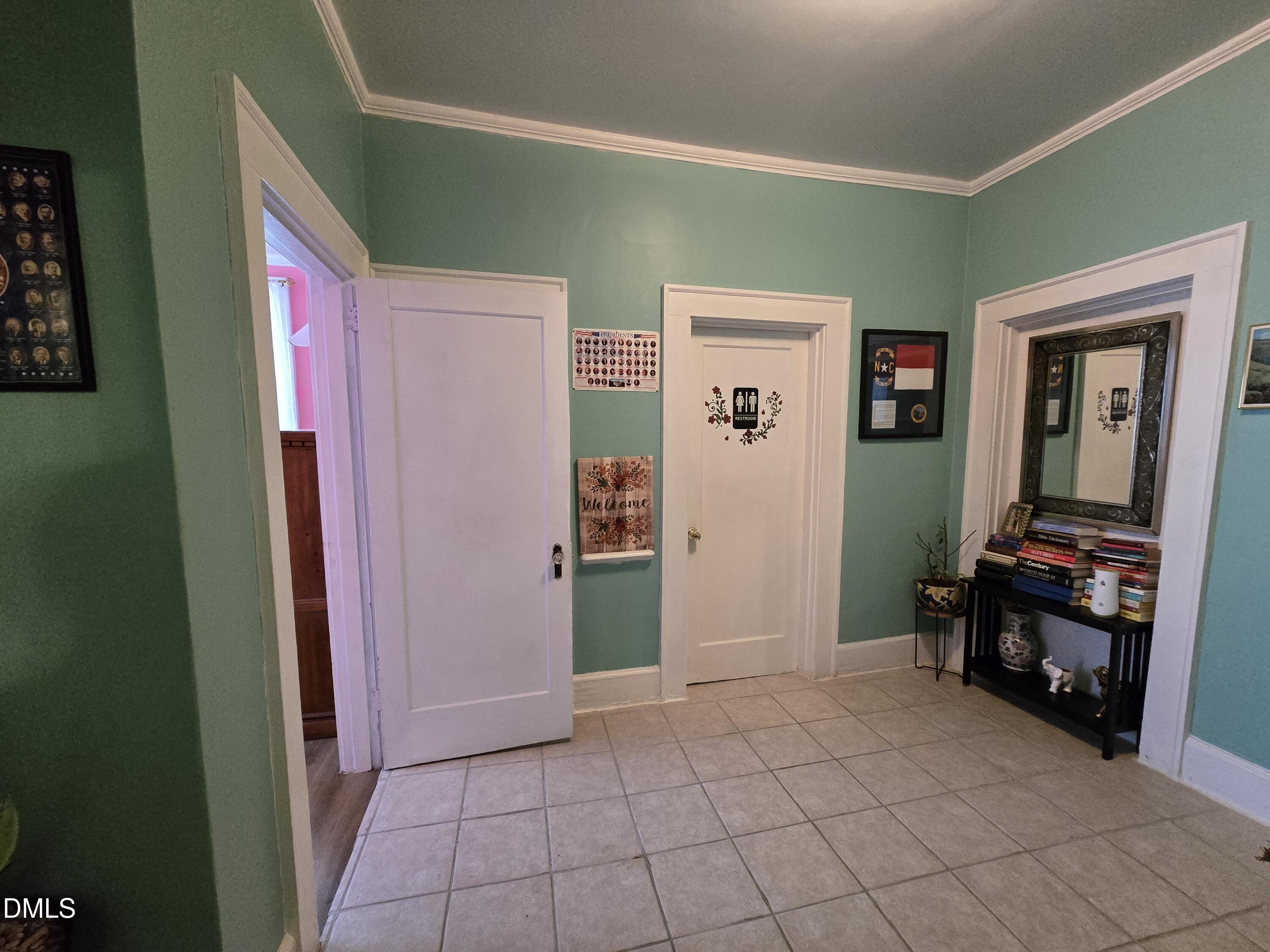 1014 N Independence Street Property Photo 3