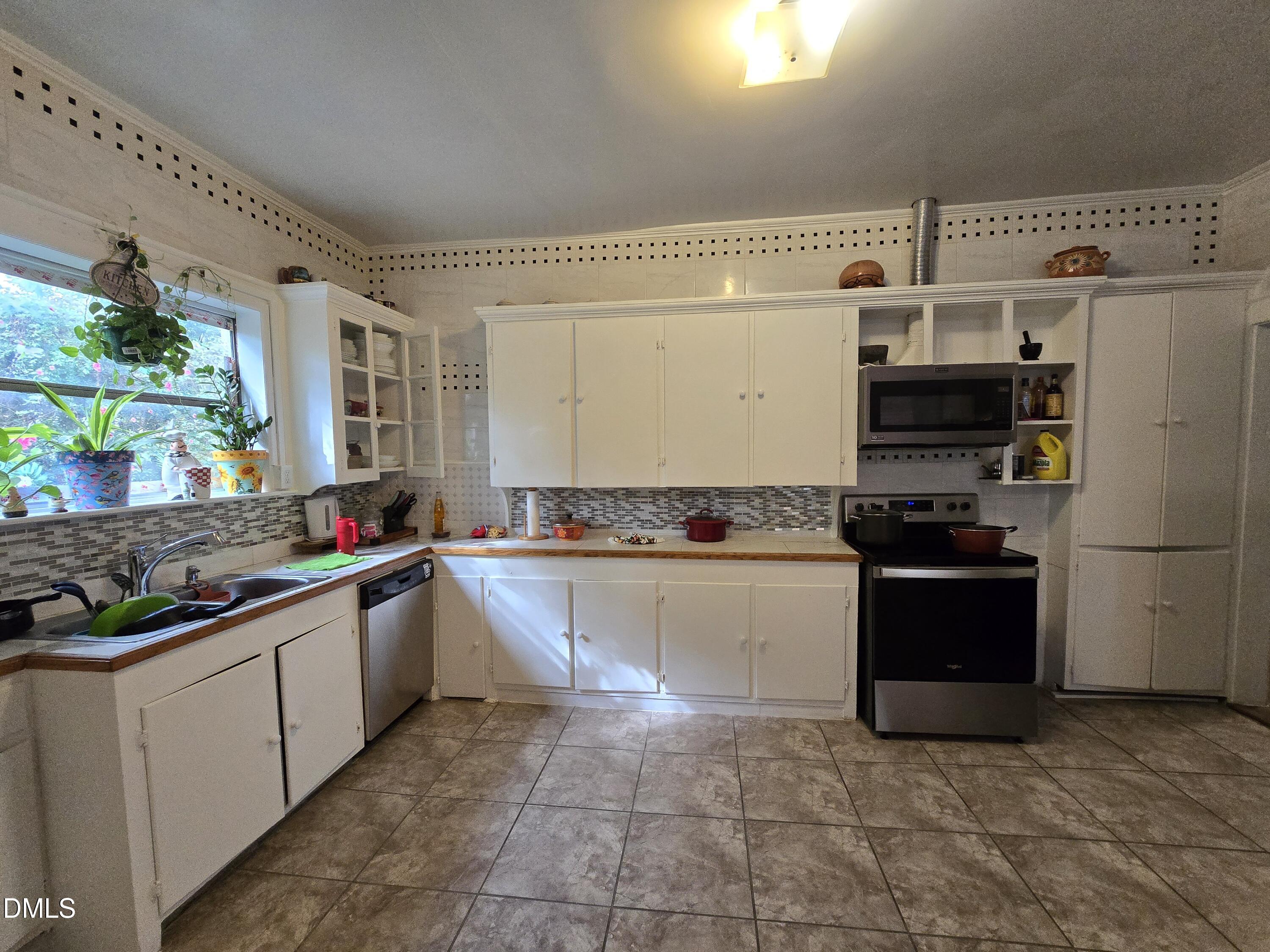 1014 N Independence Street Property Photo 7