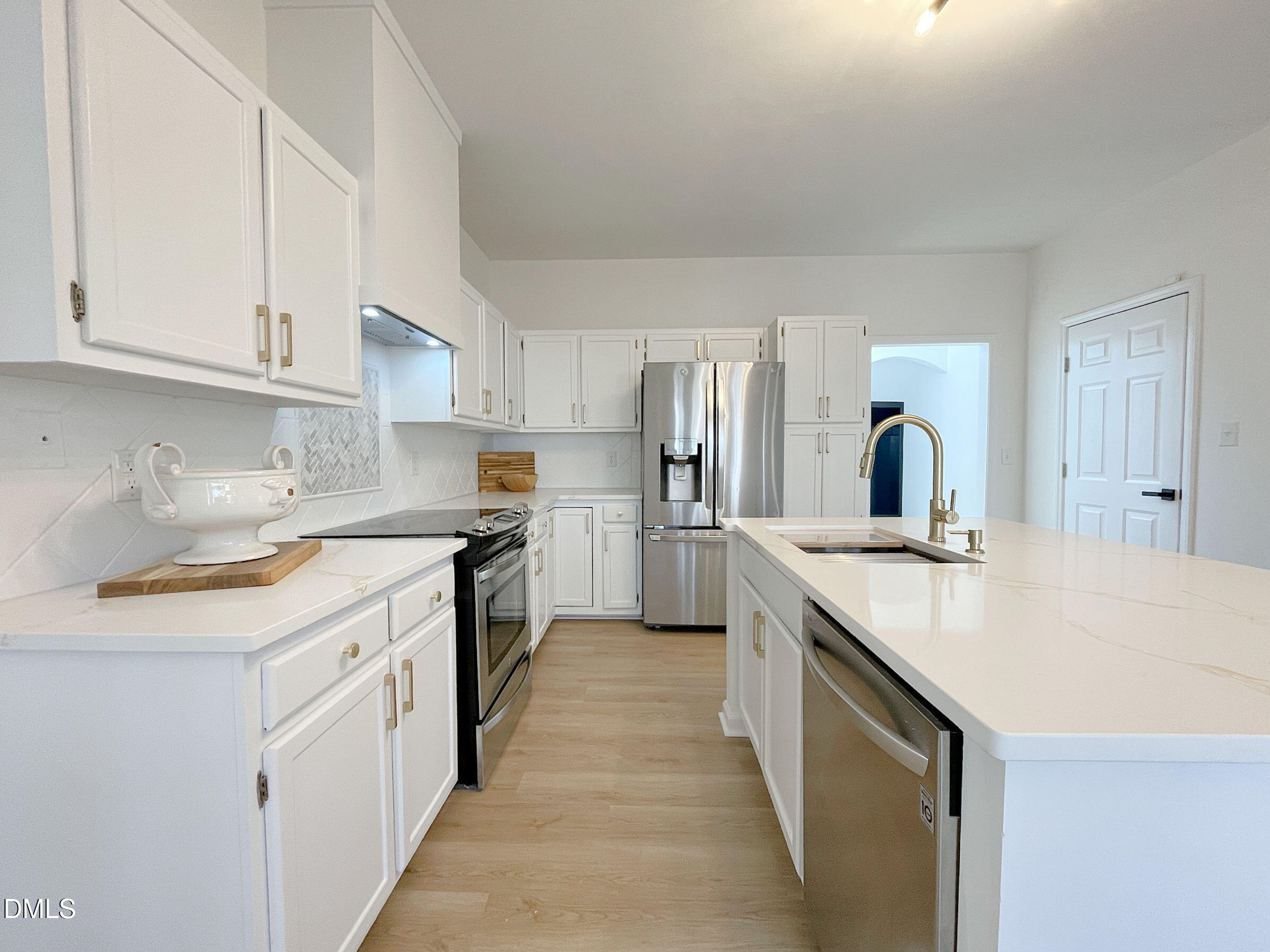 9332 Leslieshire Drive Property Photo 14