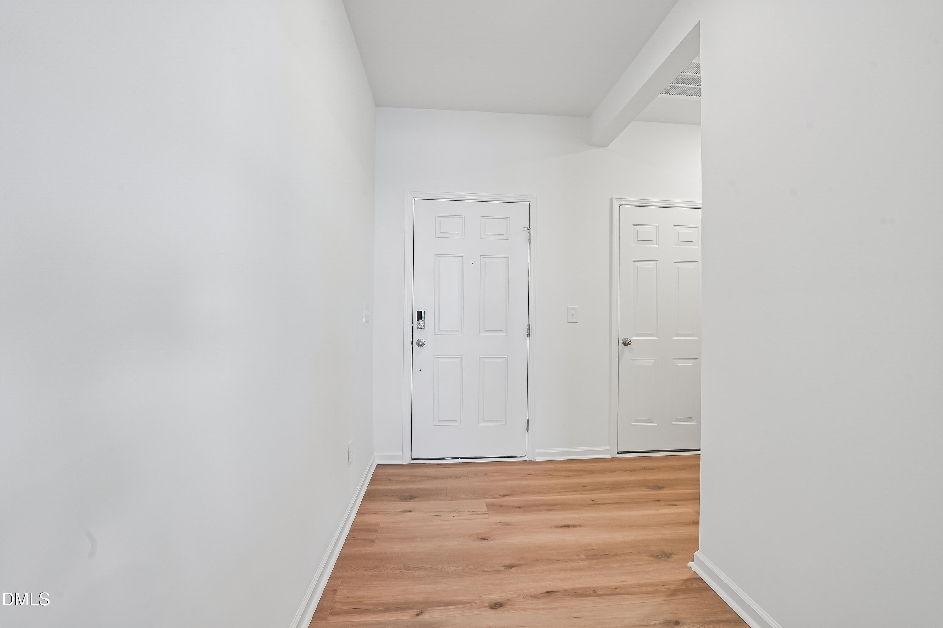 519 Sunset Lake Drive Property Photo 4