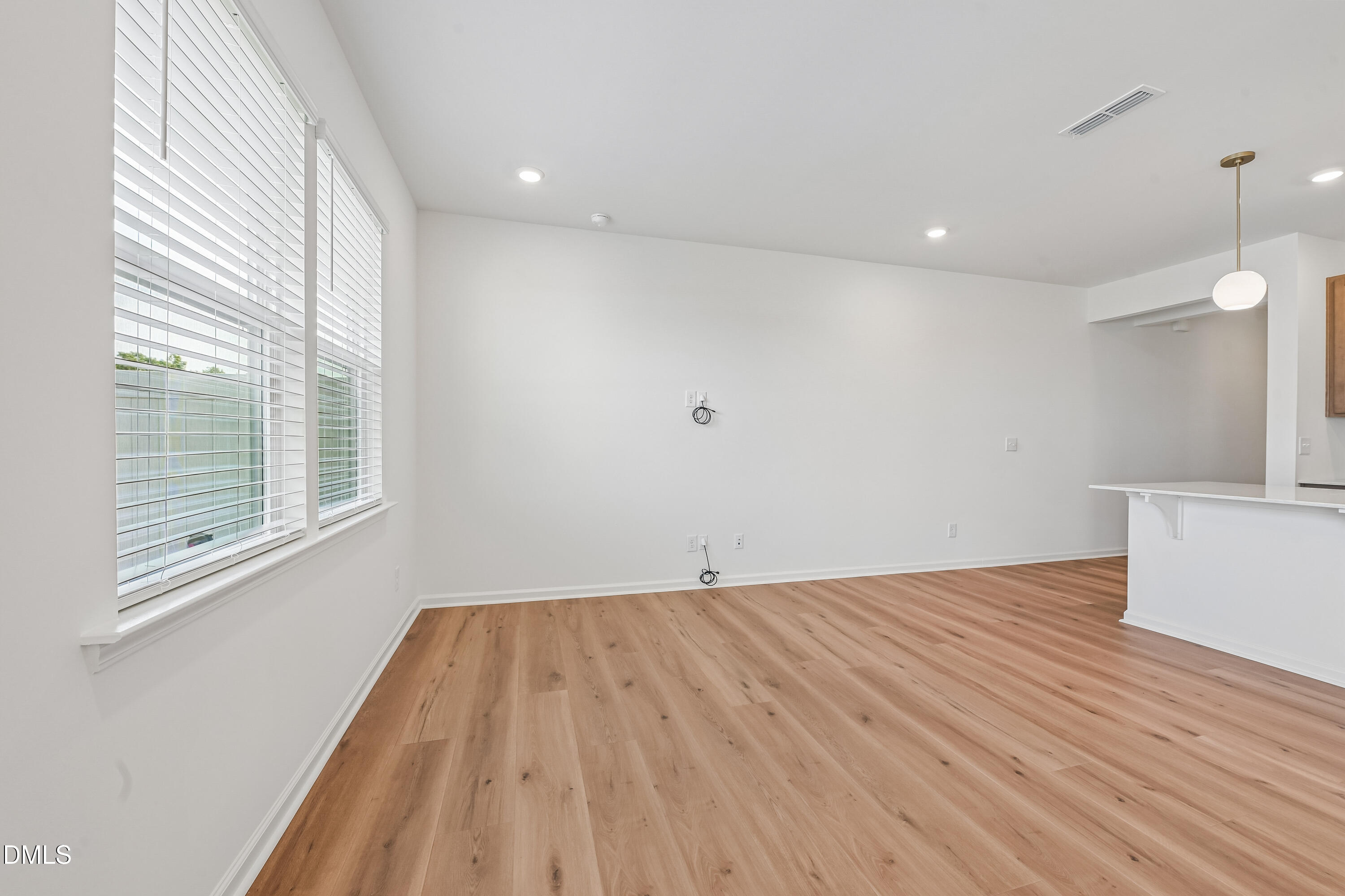 519 Sunset Lake Drive Property Photo 5