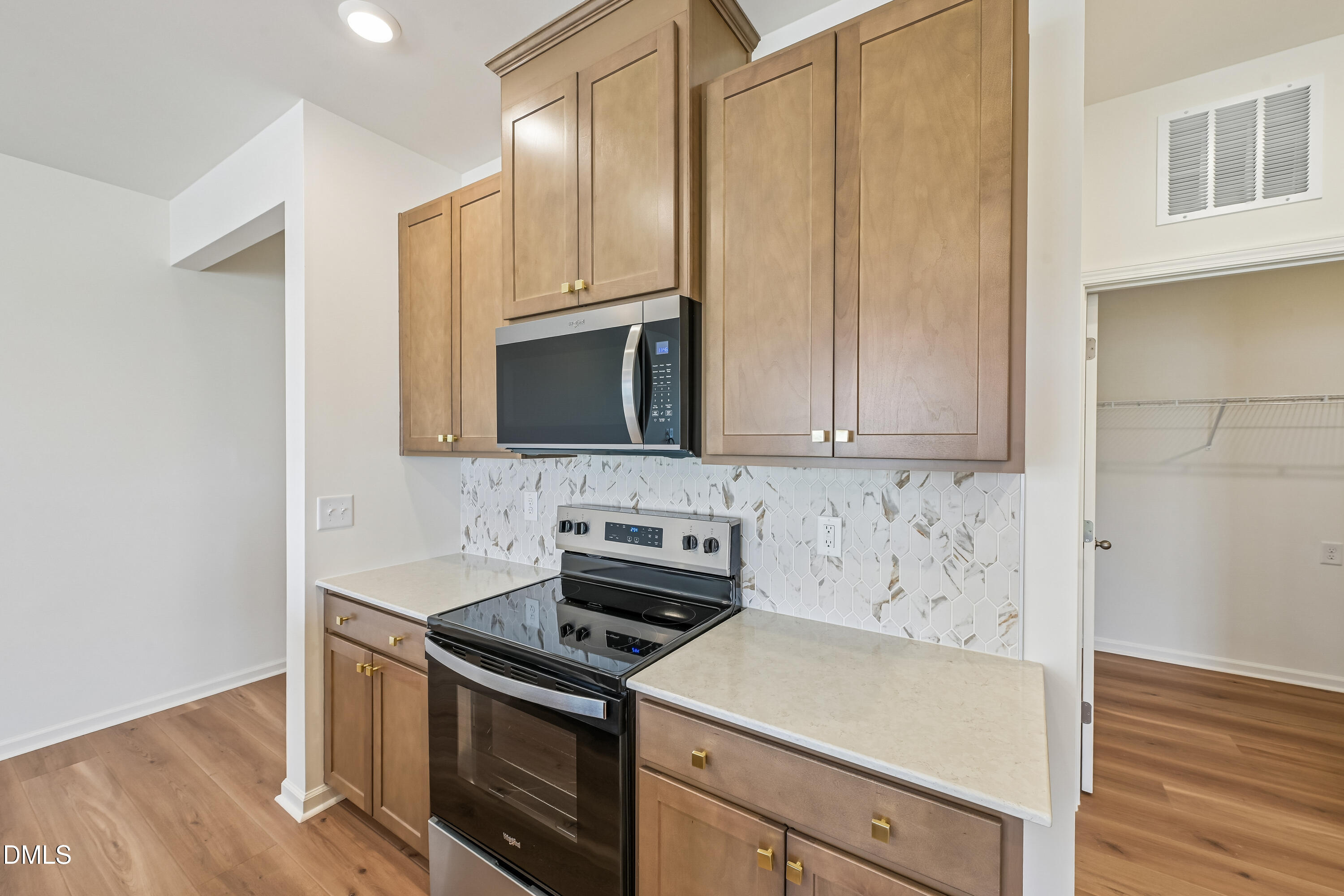 519 Sunset Lake Drive Property Photo 15