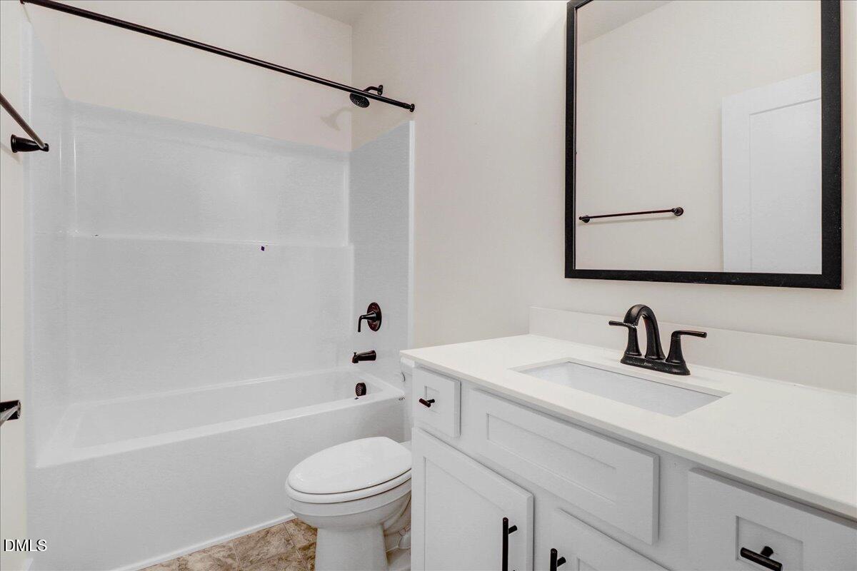 16 Leslie Court Property Photo 23
