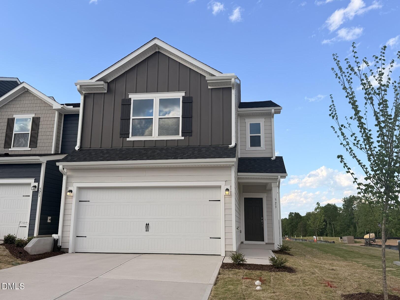 523 Sunset Lake Drive Property Photo 1