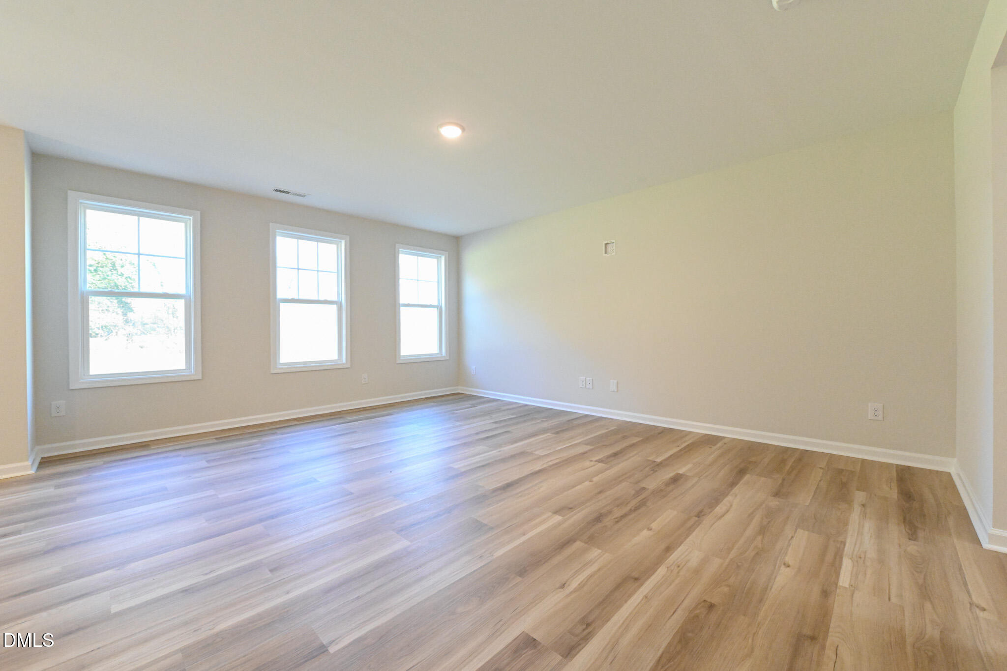 209 Hill Valley Drive Property Photo 5