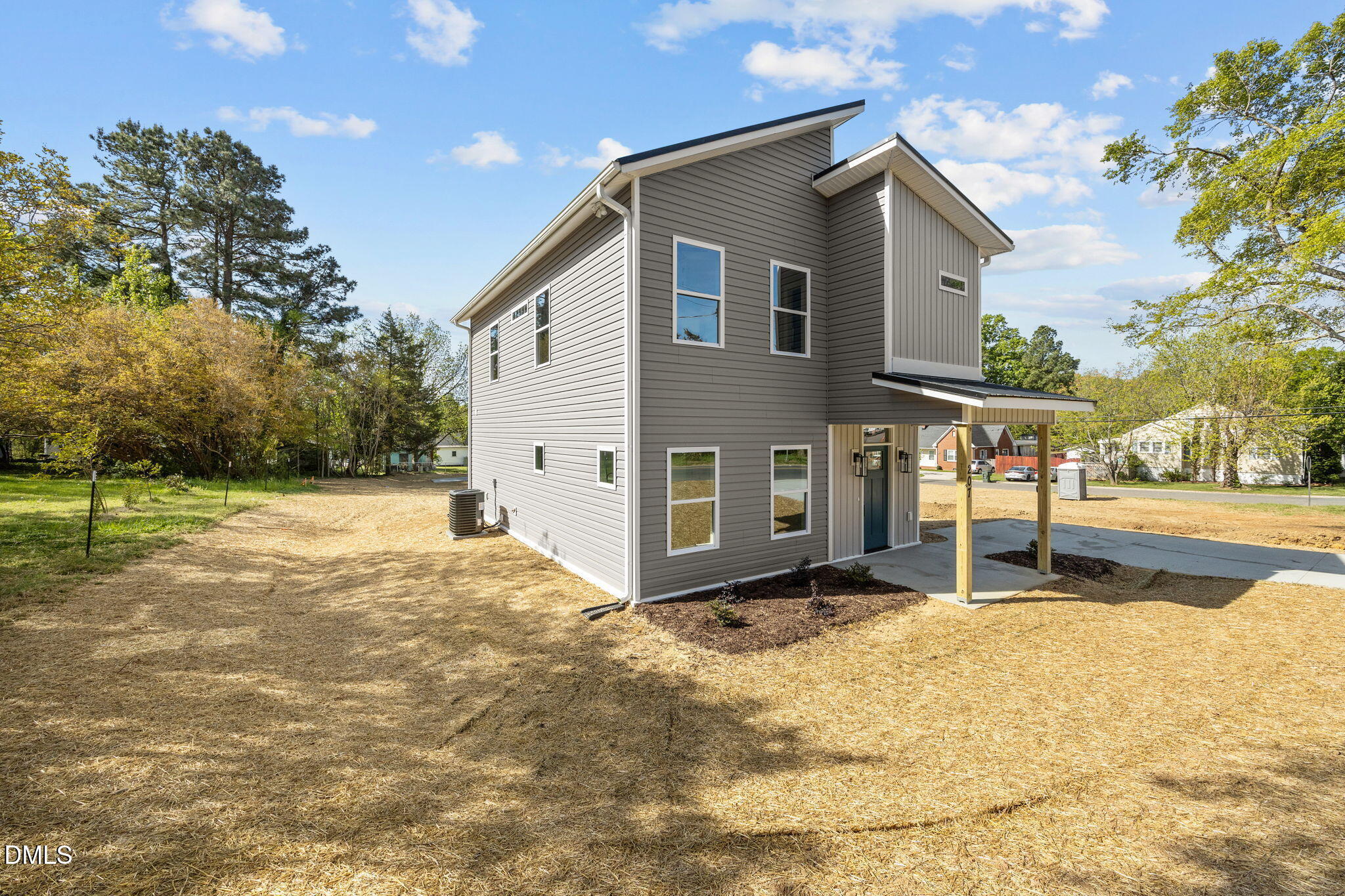 207 E Parker Street Property Photo 5