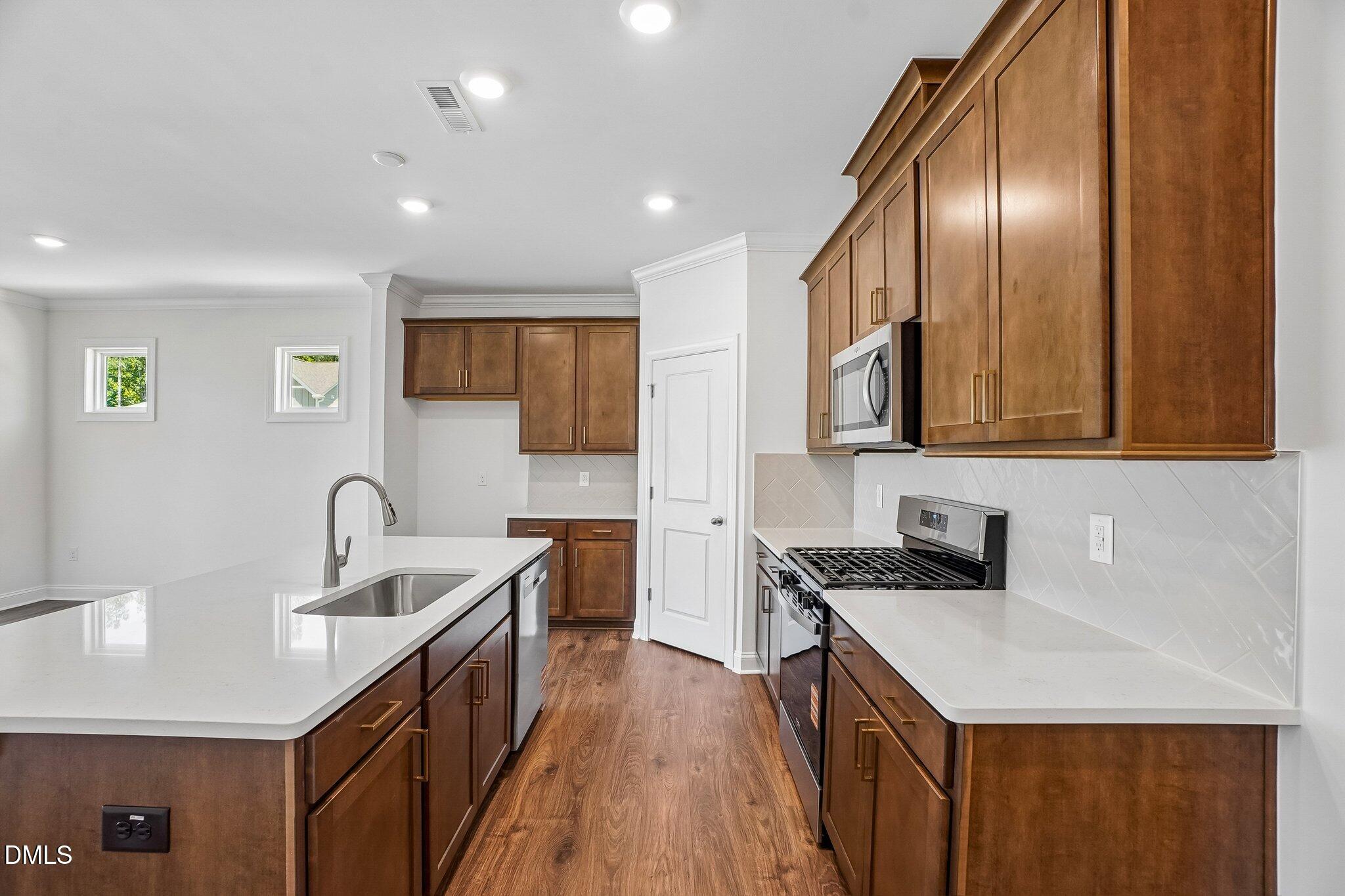 2200 Warbler Drive Property Photo 11