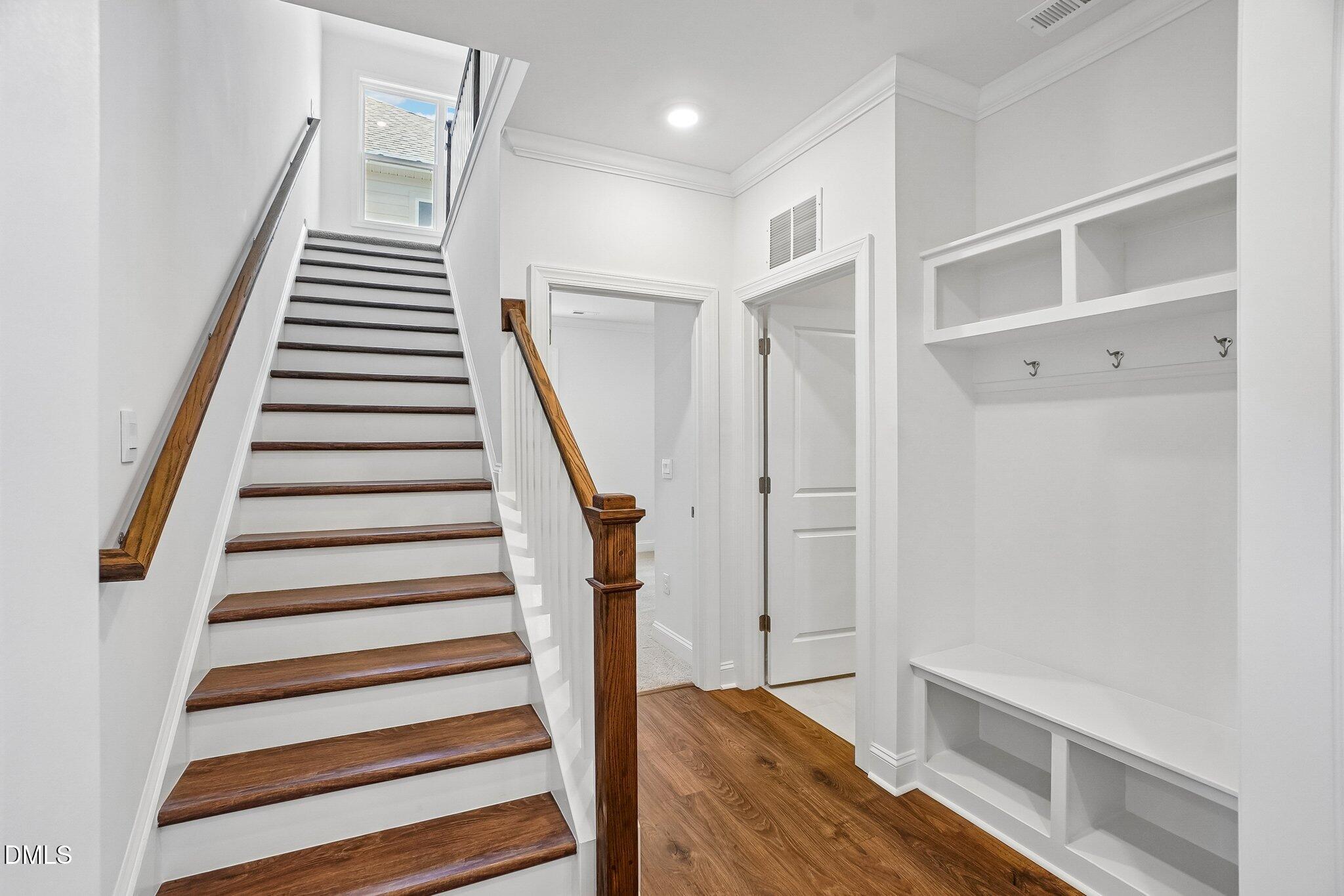 2200 Warbler Drive Property Photo 16