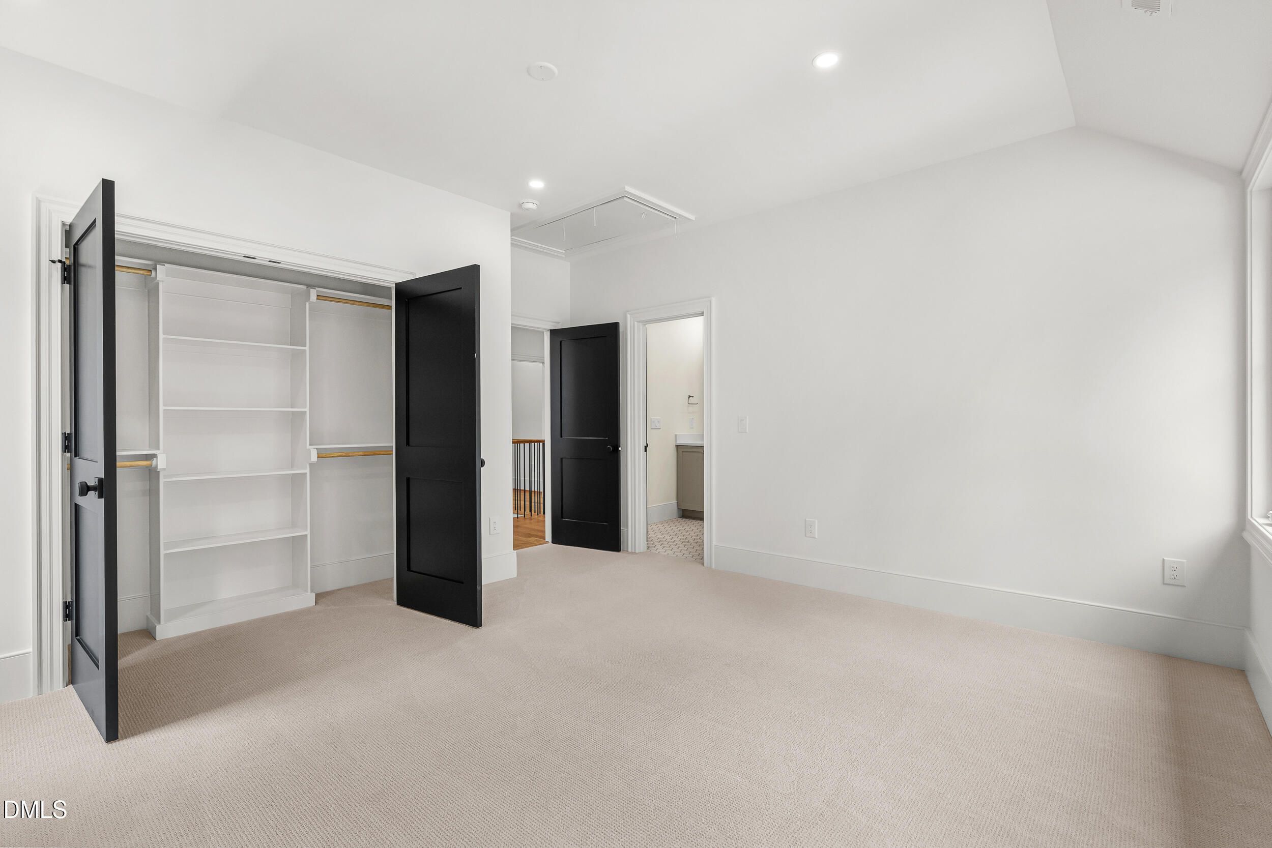 4 Chantilly Place Property Photo 25
