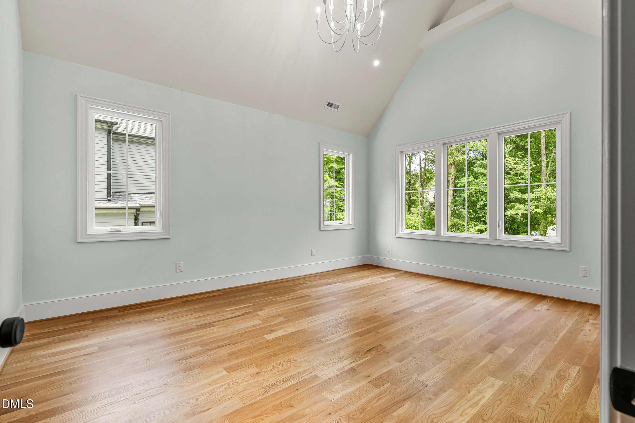 4 Chantilly Place Property Photo 33