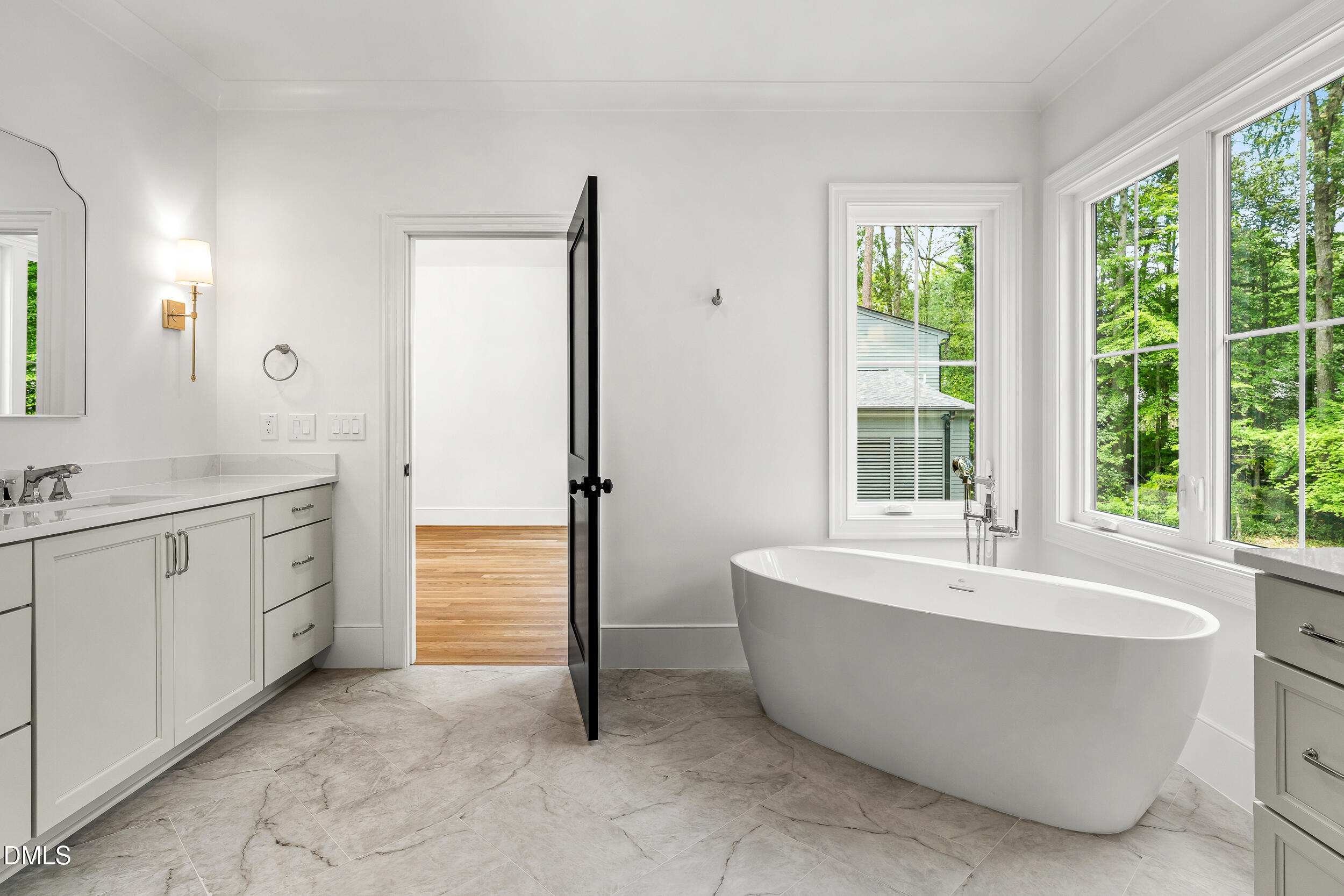 4 Chantilly Place Property Photo 35