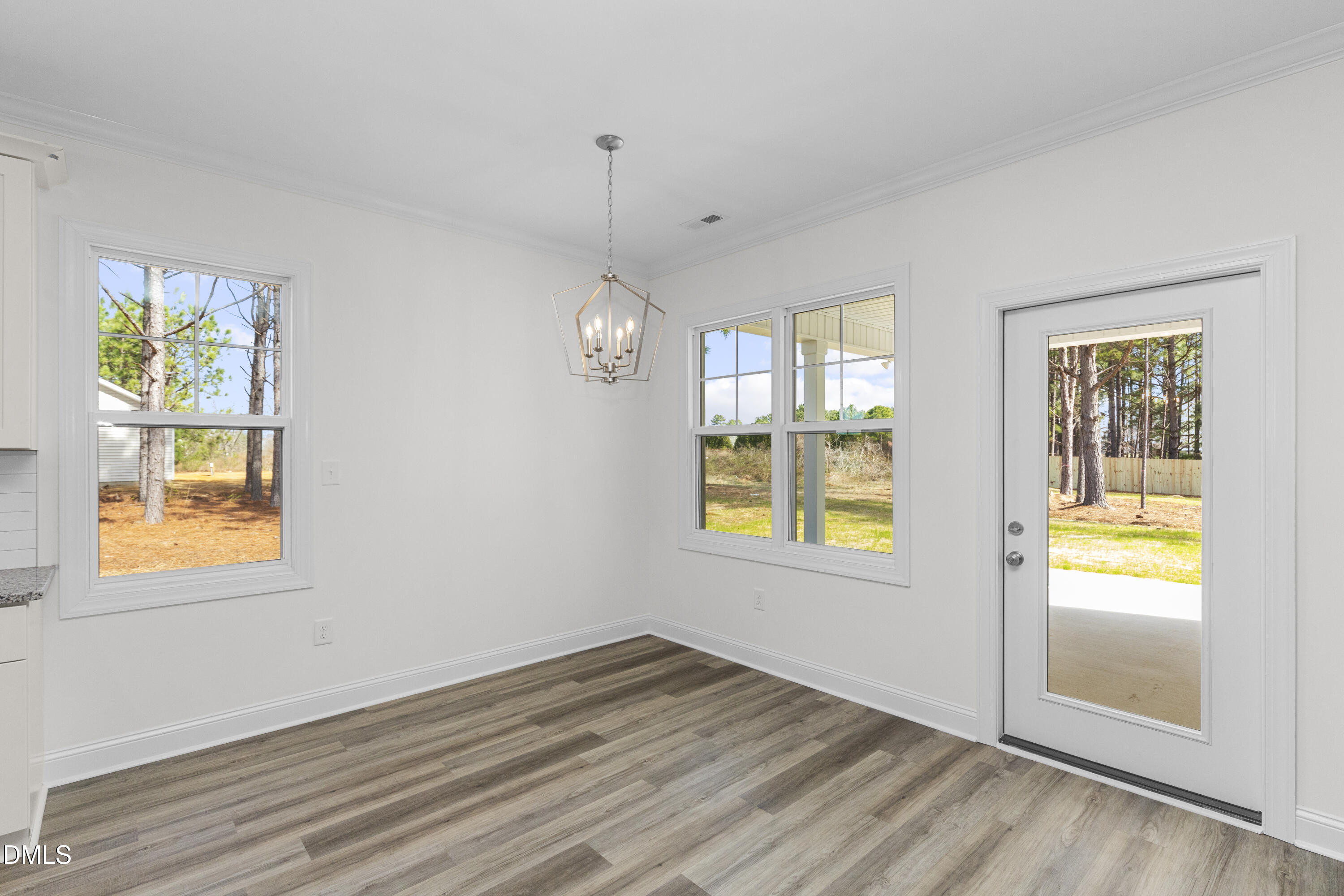 152 N Rabbit Run Drive Property Photo 4