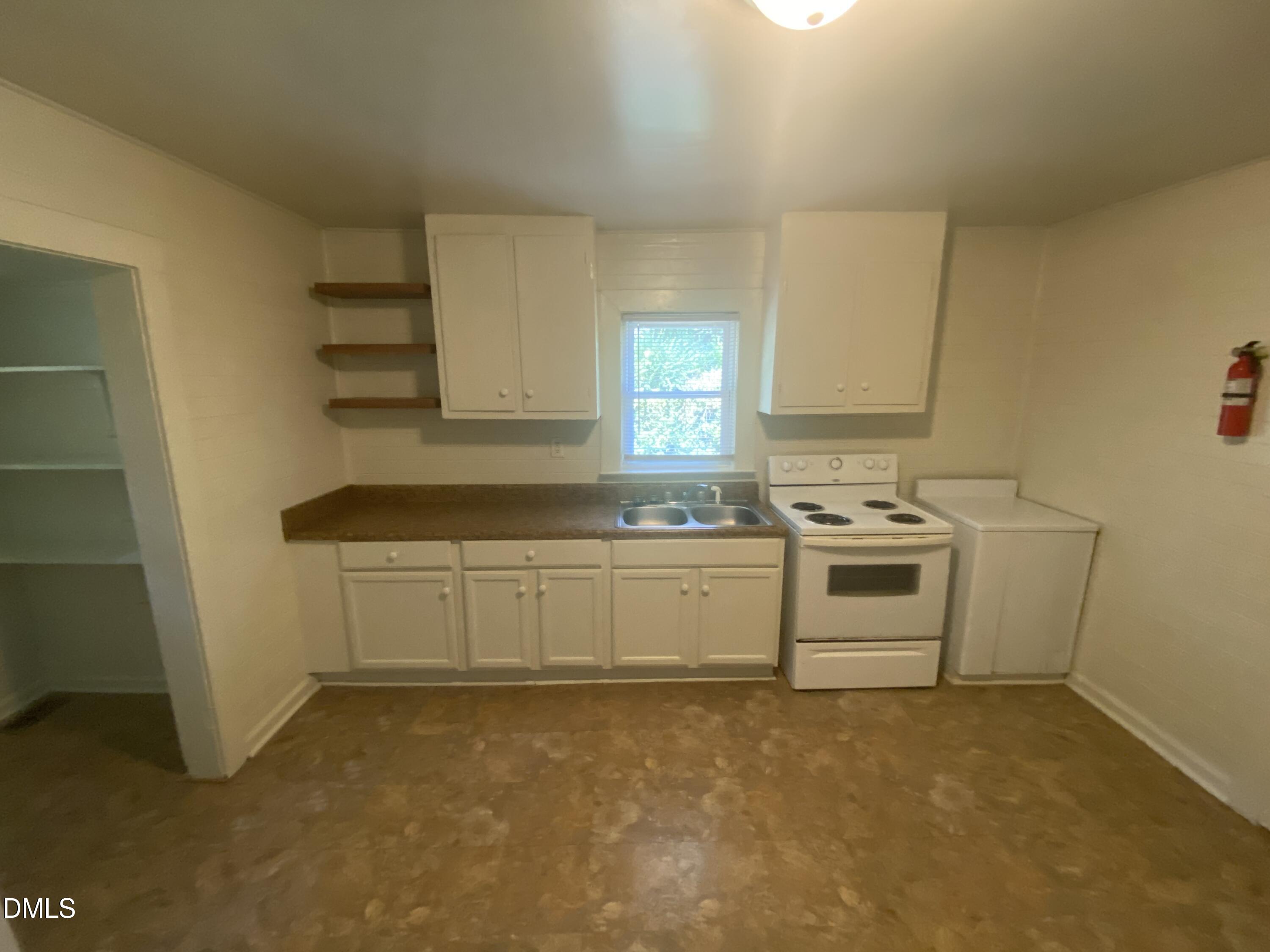1019 Sedgefield Street Property Photo 8
