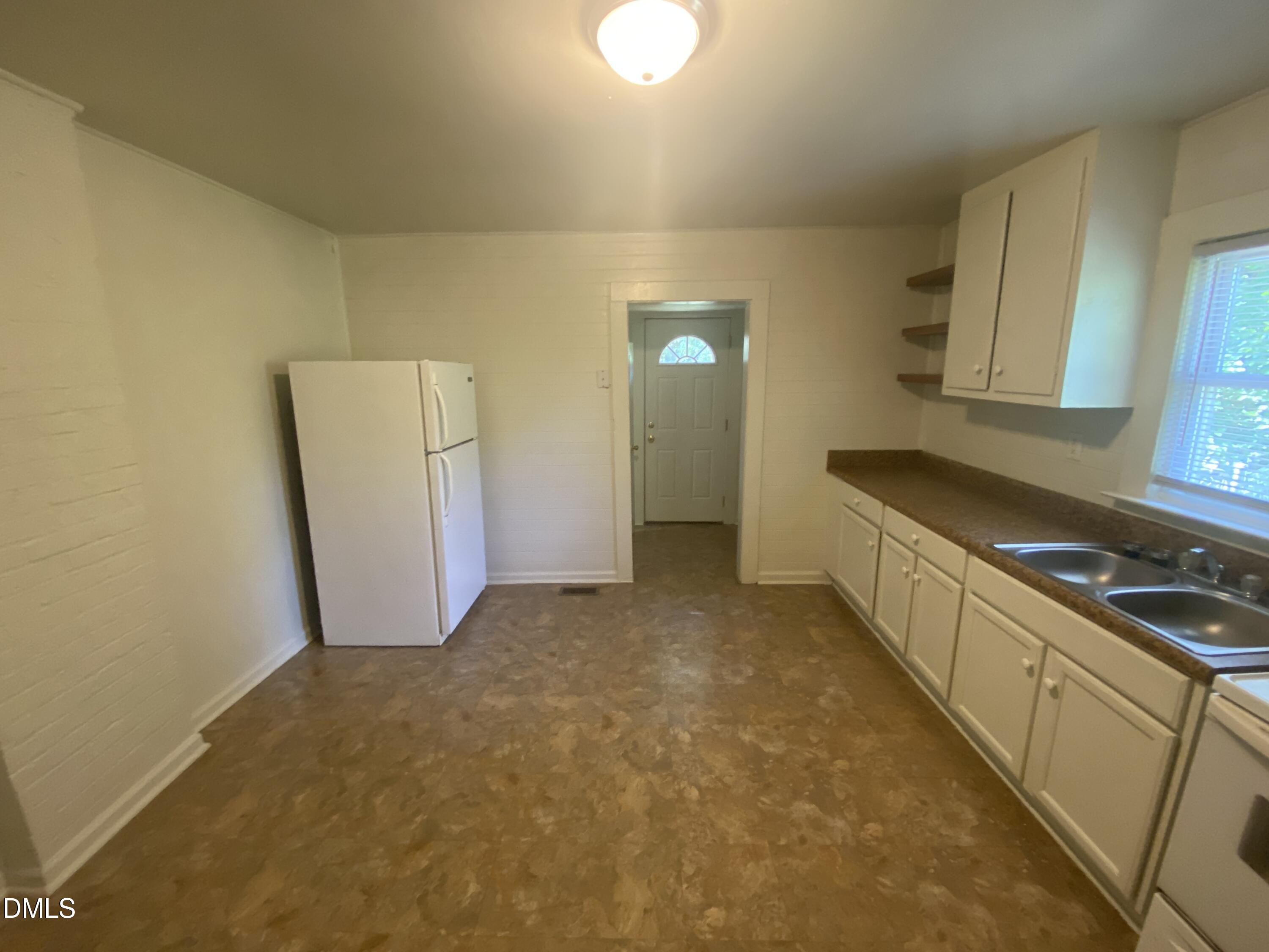 1019 Sedgefield Street Property Photo 9