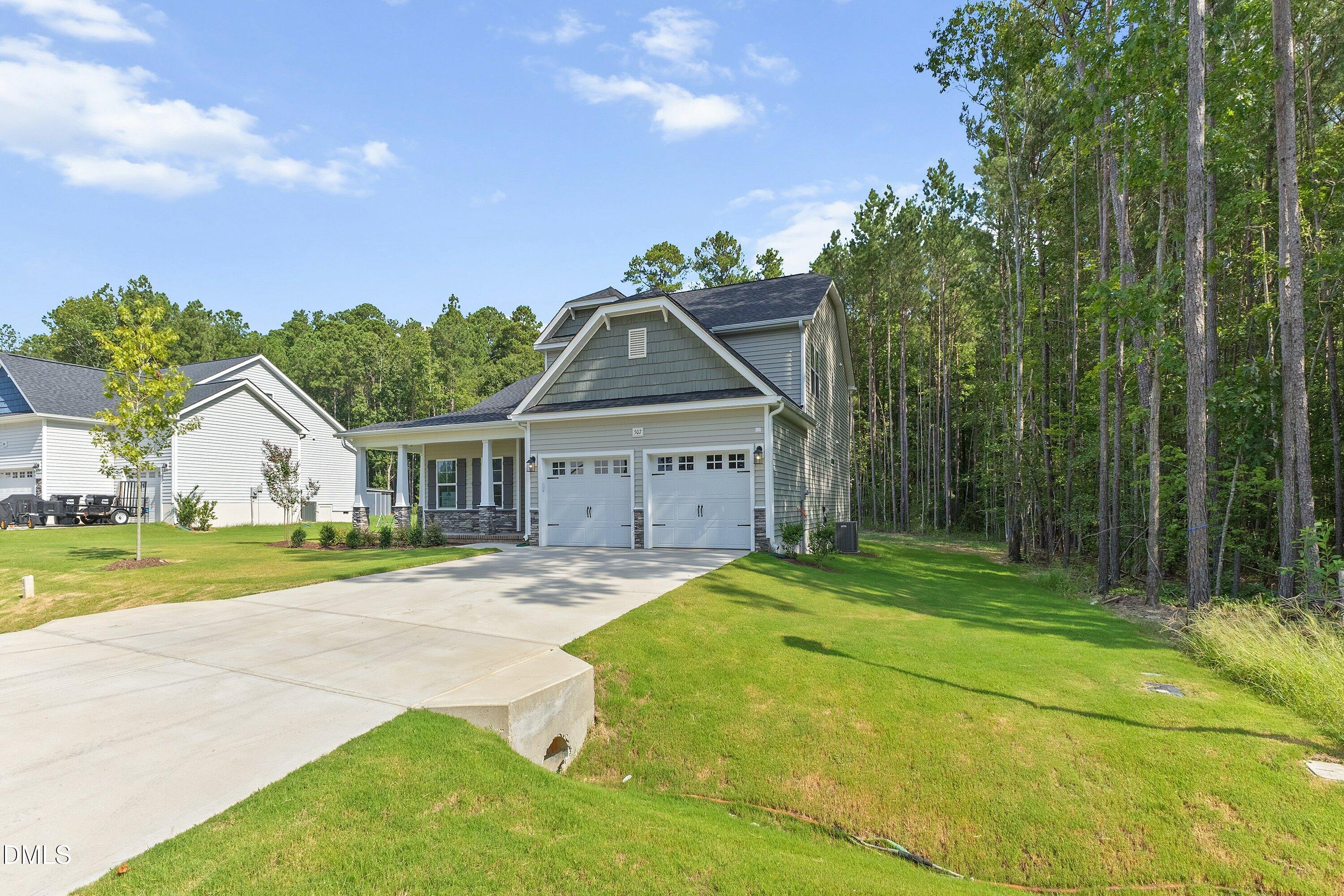 507 E Clydes Point Way Property Photo 3