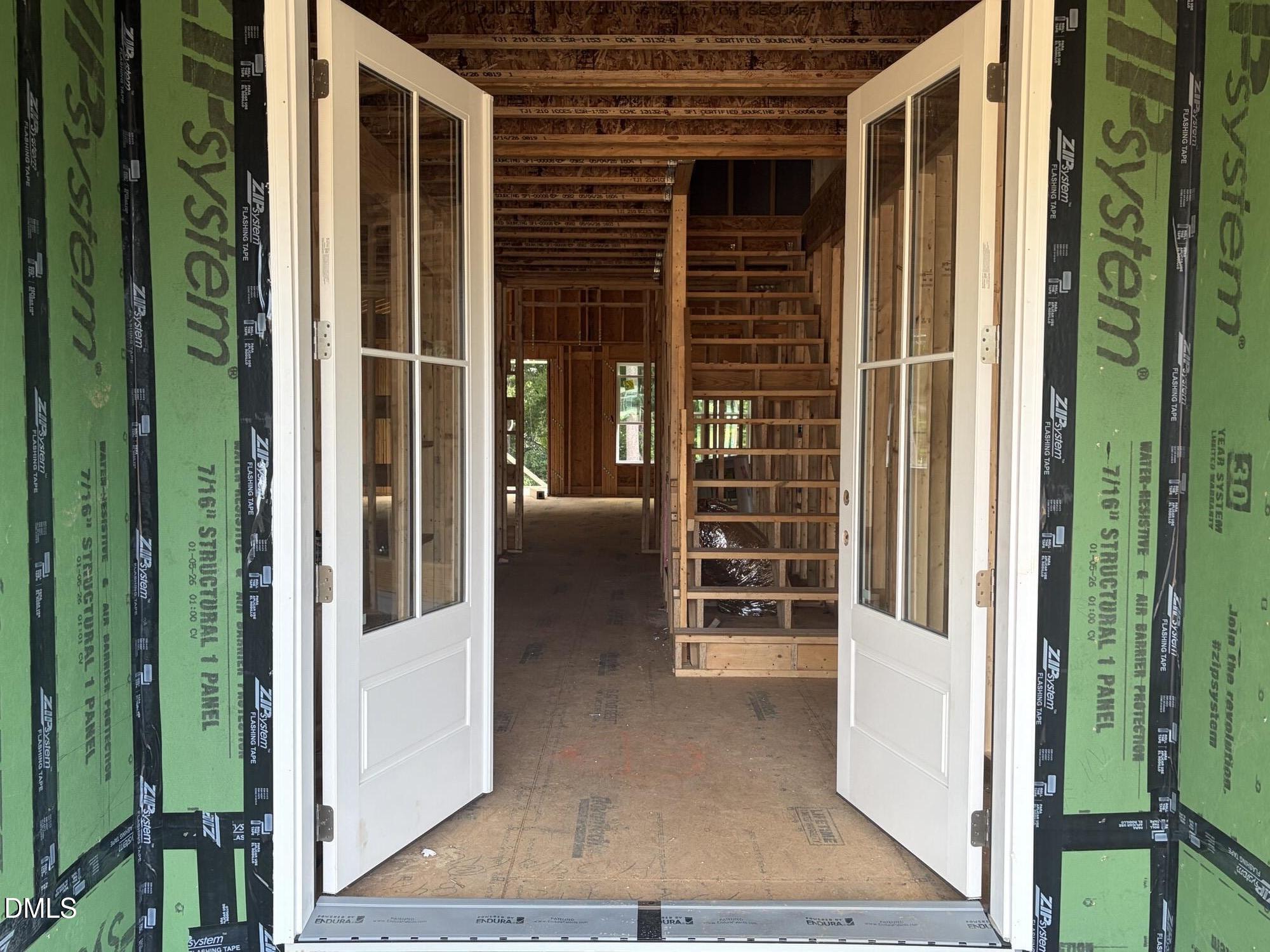 743 W Holly Springs Road Property Photo 3