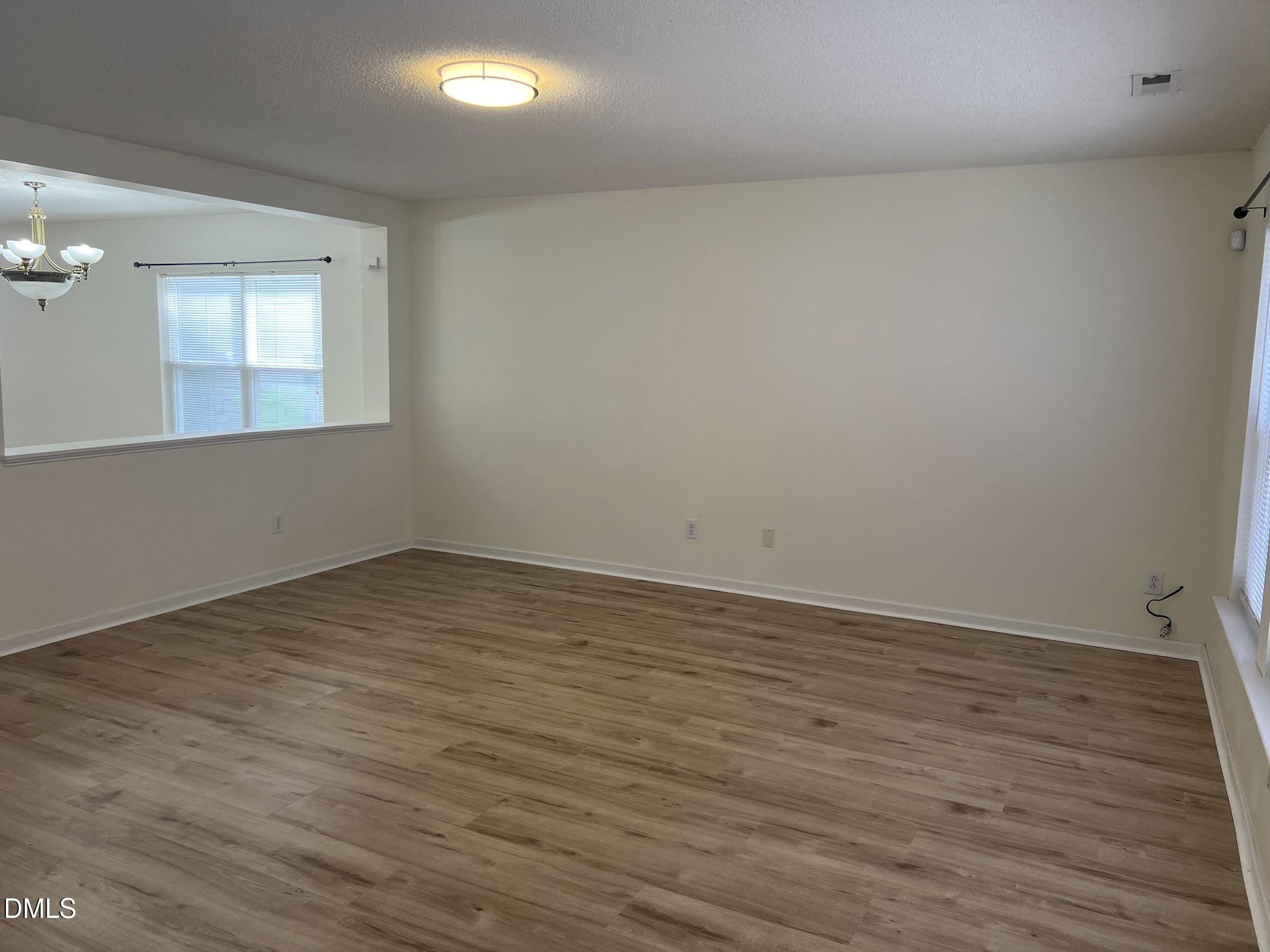 2920 Roundleaf Court Property Photo 3