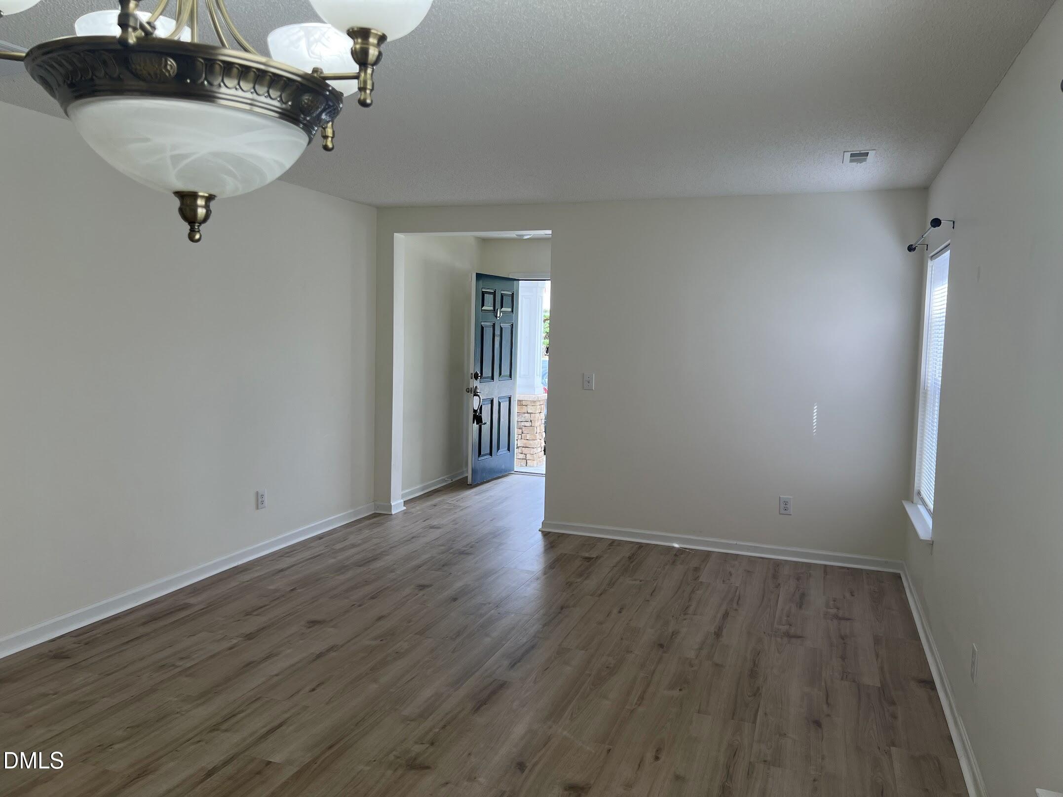 2920 Roundleaf Court Property Photo 6