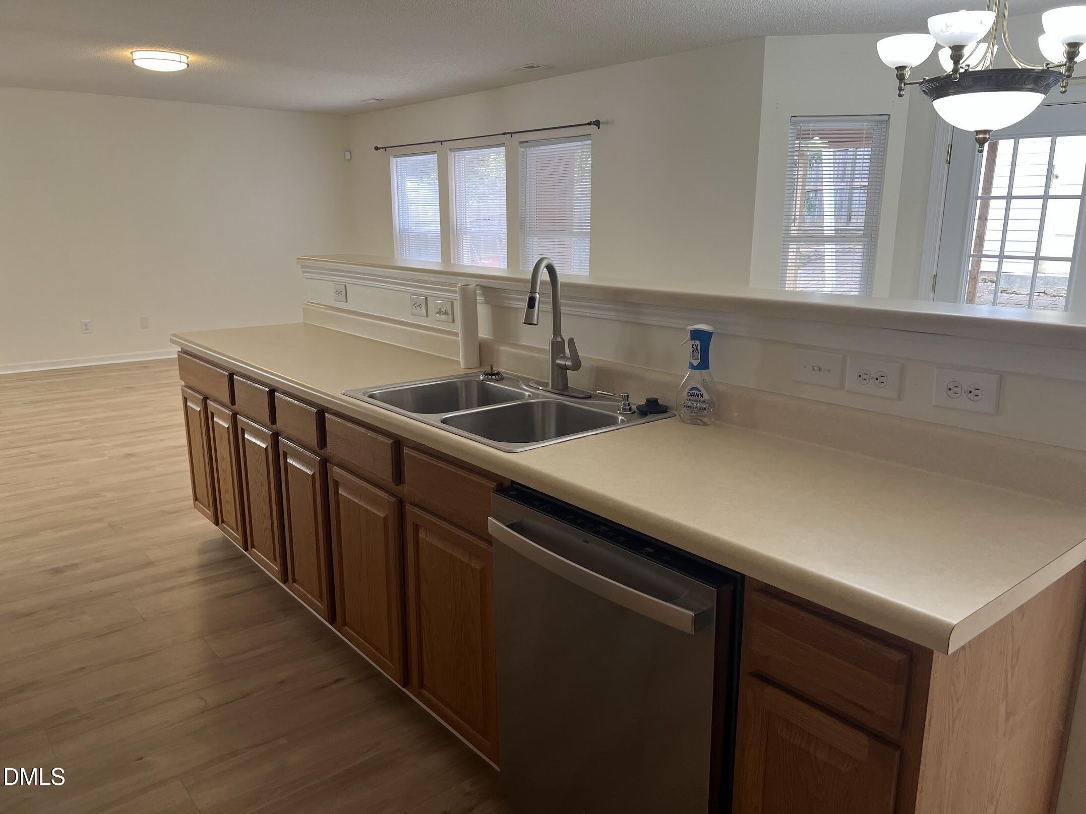 2920 Roundleaf Court Property Photo 9