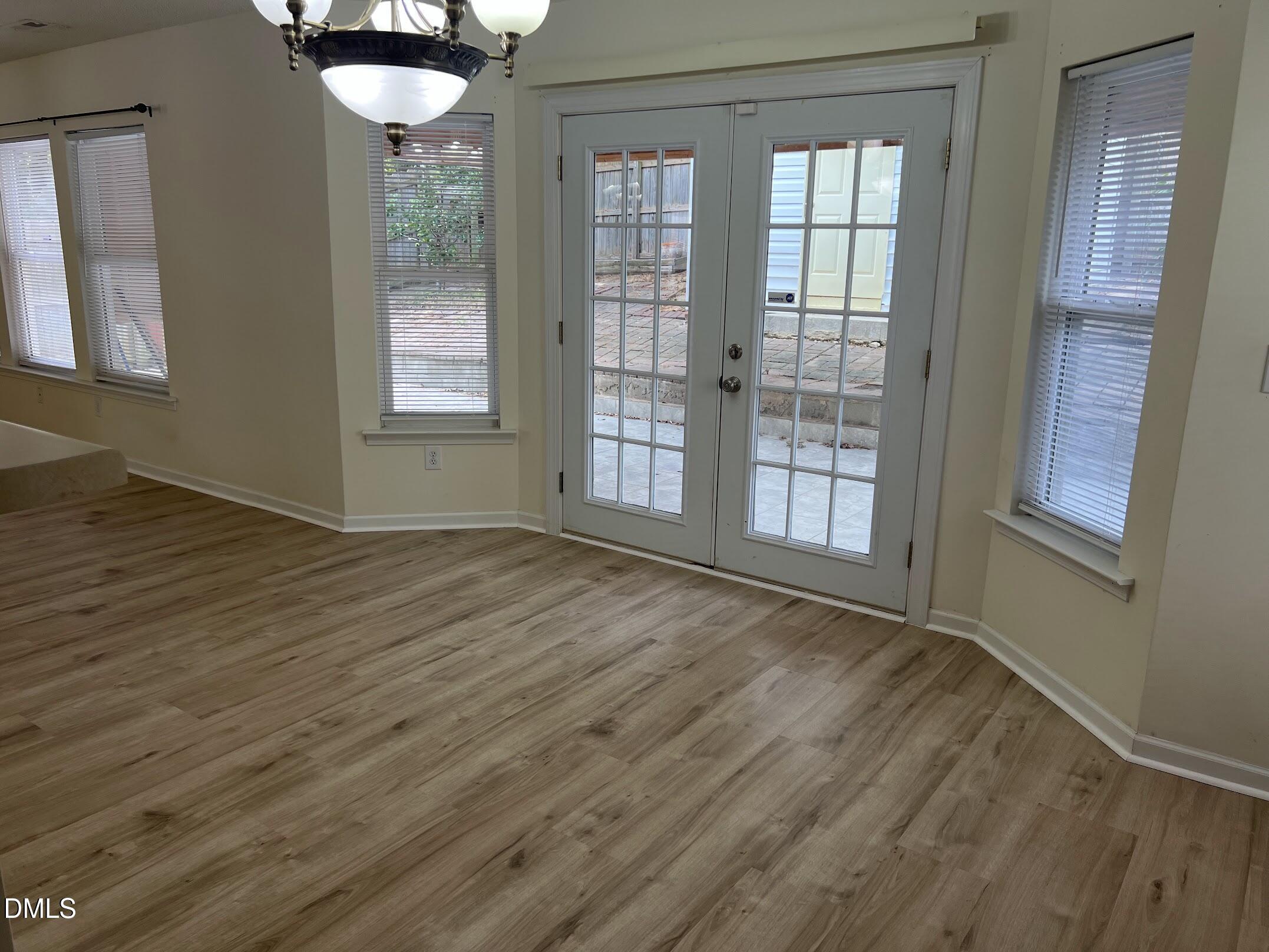 2920 Roundleaf Court Property Photo 11