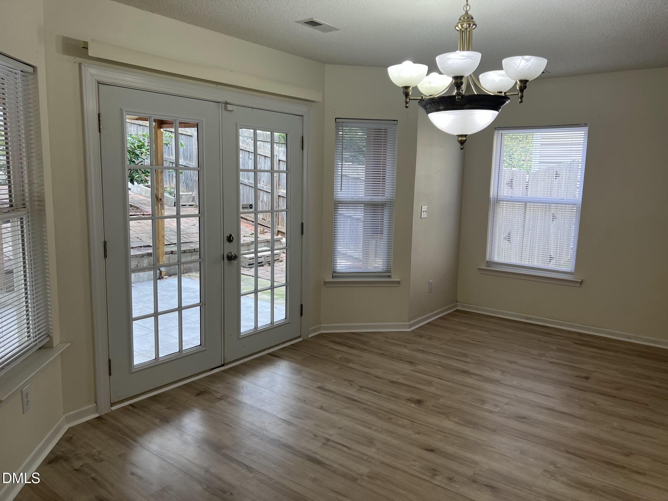 2920 Roundleaf Court Property Photo 16
