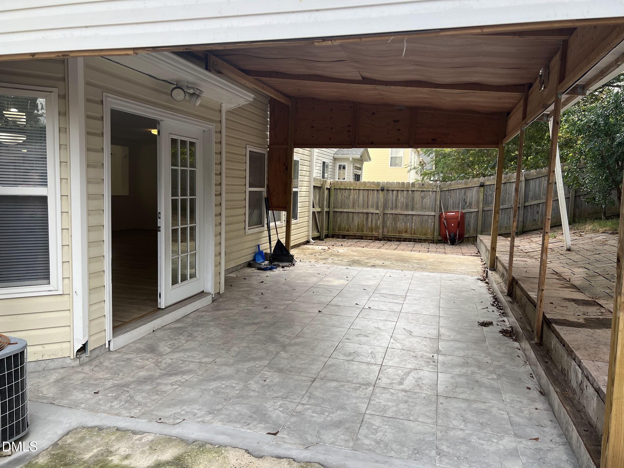 2920 Roundleaf Court Property Photo 17